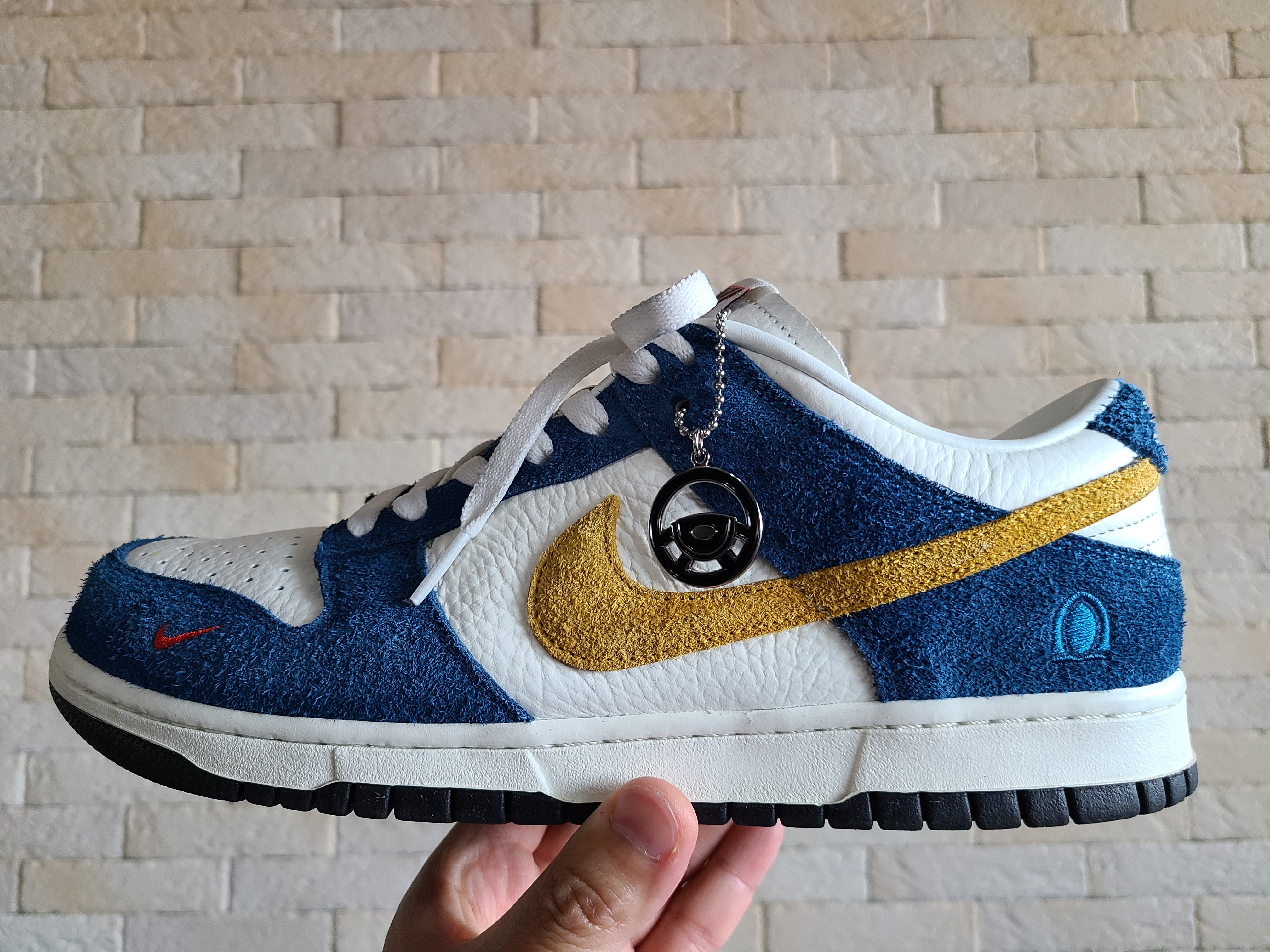 Nike x Kasina Dunk Low 80's Bus 착용 스타일 - 3
