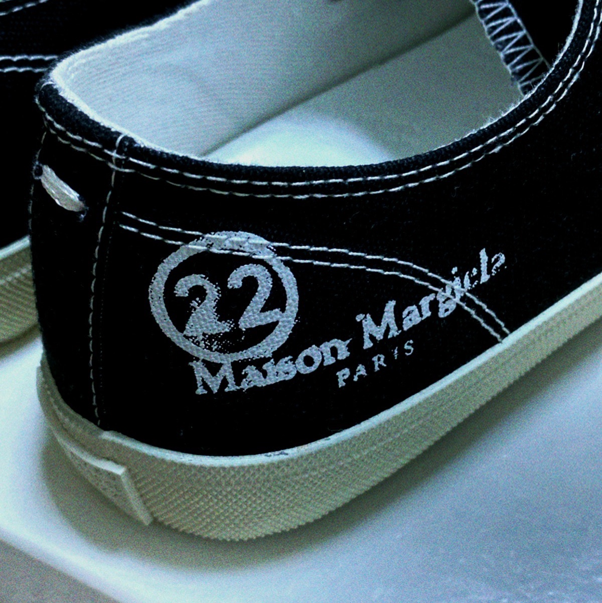Maison Margiela Tabi Low Black 착용 스타일 - 3