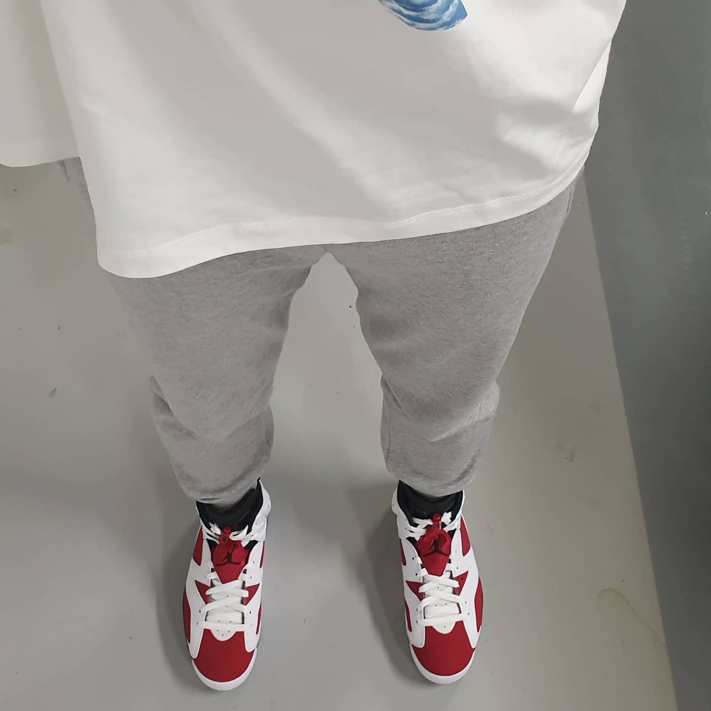 Jordan 6 Retro Carmine 2021 착용 스타일 - 5