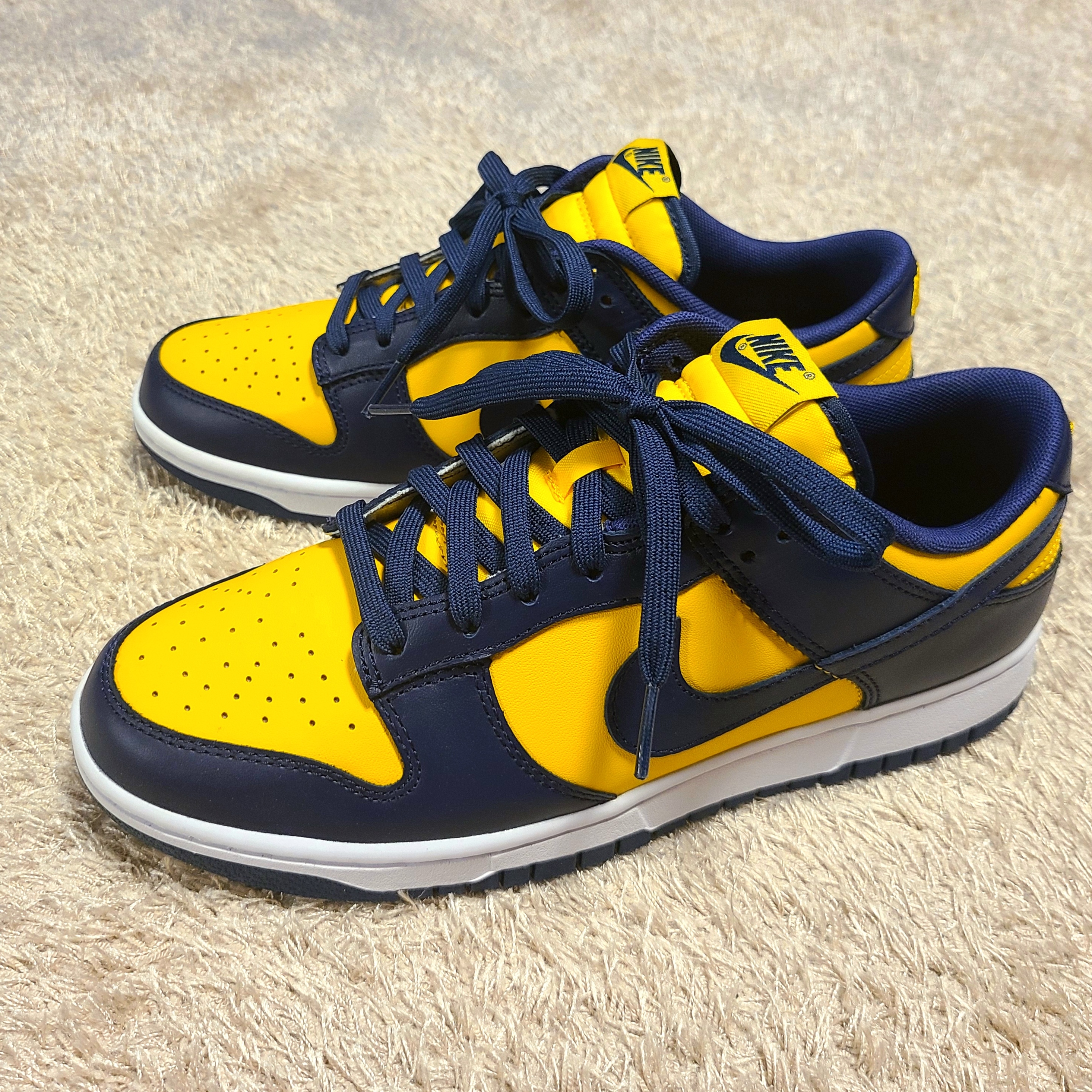 Nike Dunk Low Retro Varsity Maize 착용 스타일 - 2