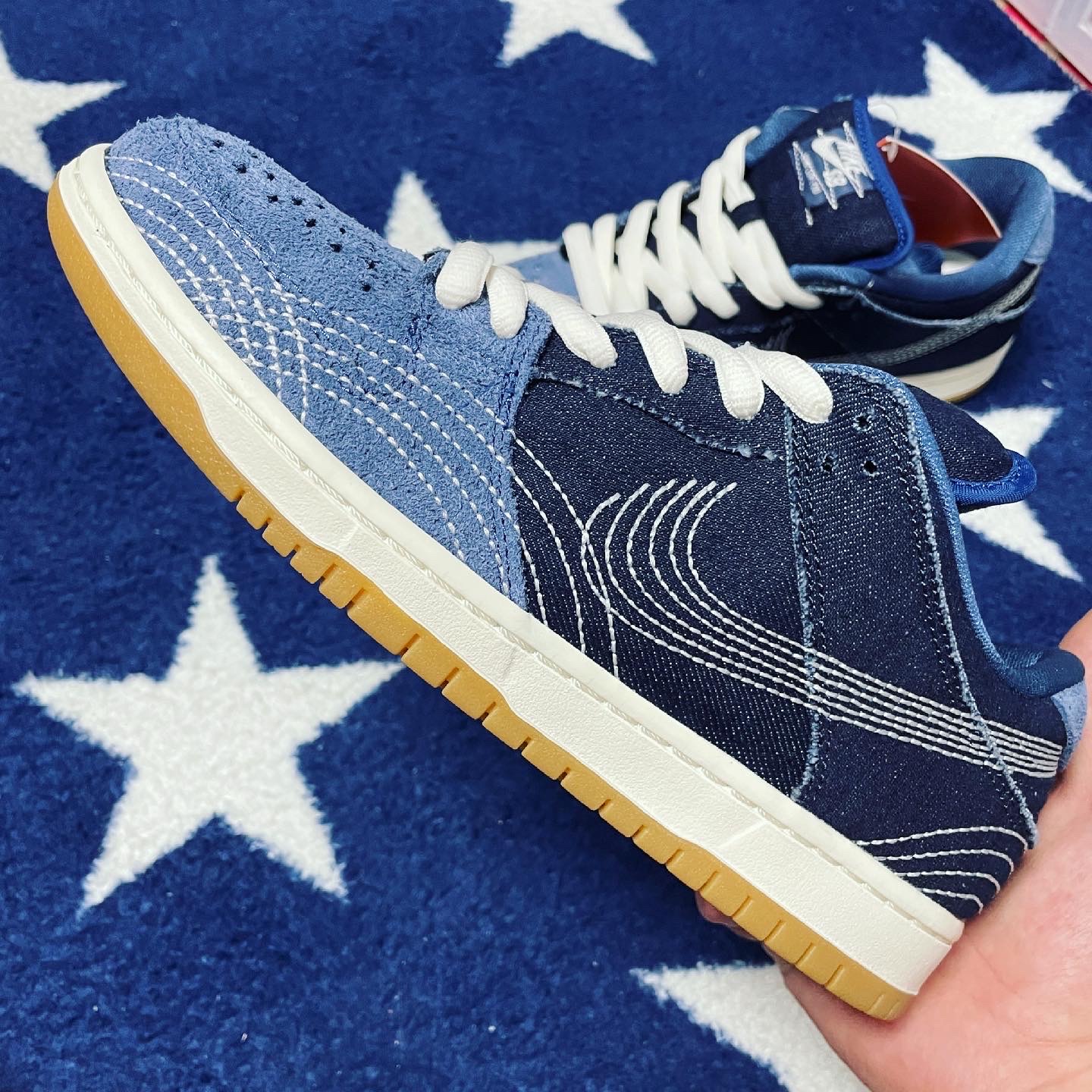 Nike SB Dunk Low Pro Mystic Navy 착용 스타일 - 2