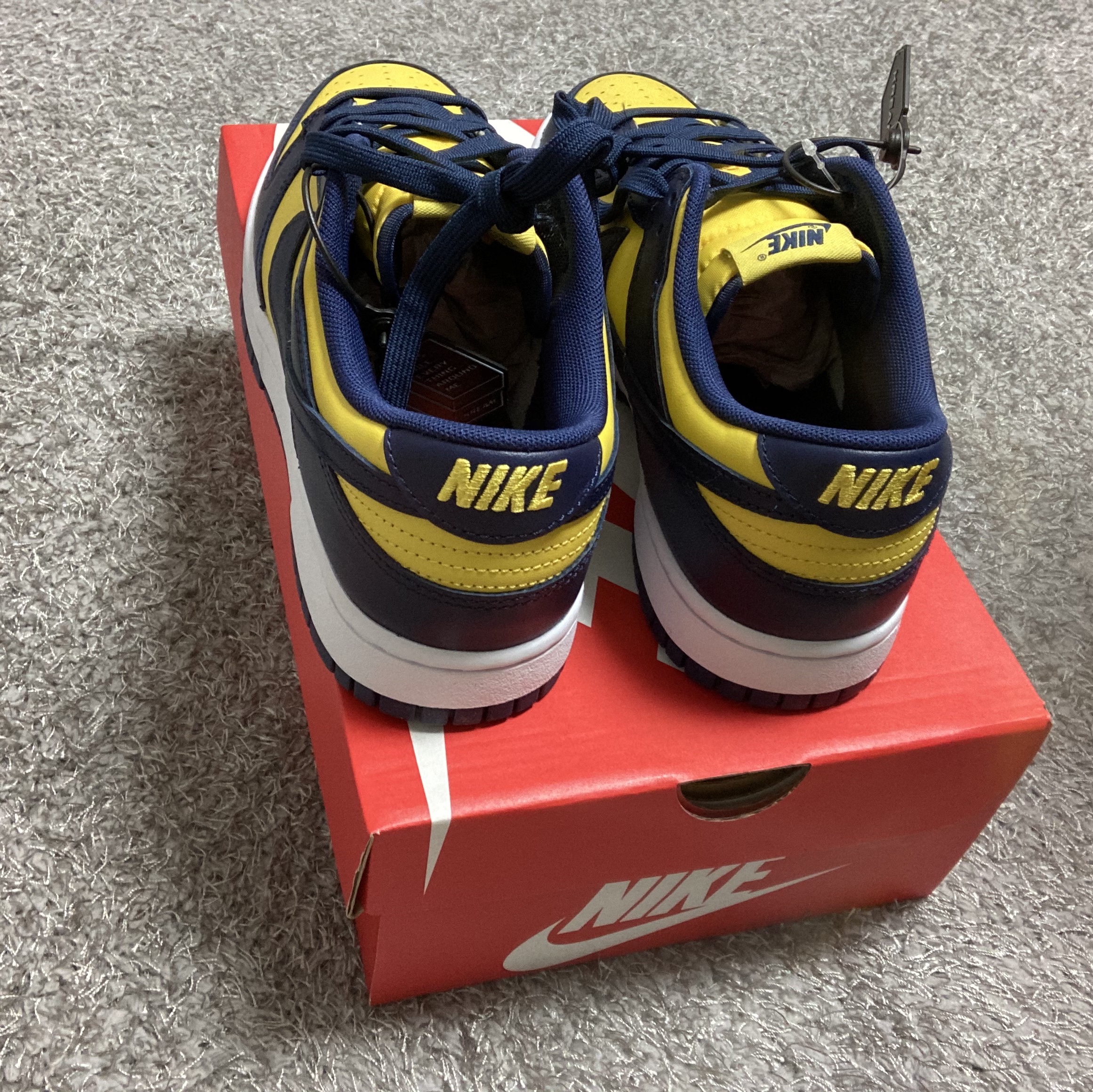 Nike Dunk Low Retro Varsity Maize 착용 스타일 - 2