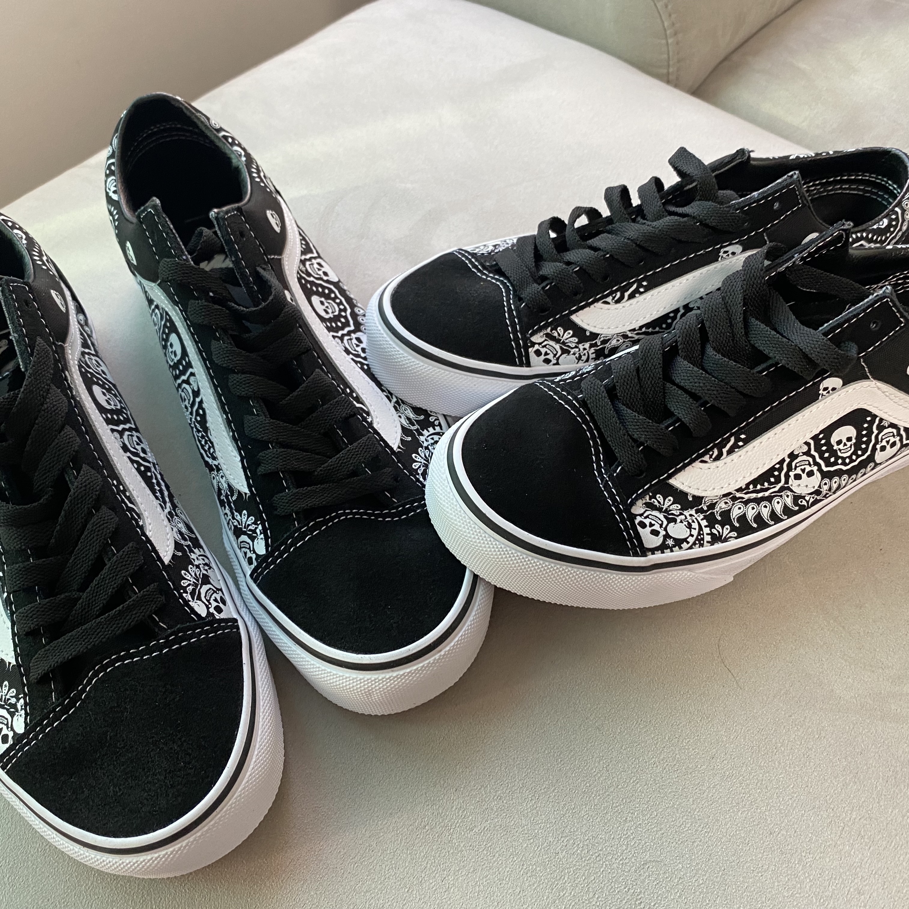 Vans Style 36 Bandana Black 착용 스타일 - 1