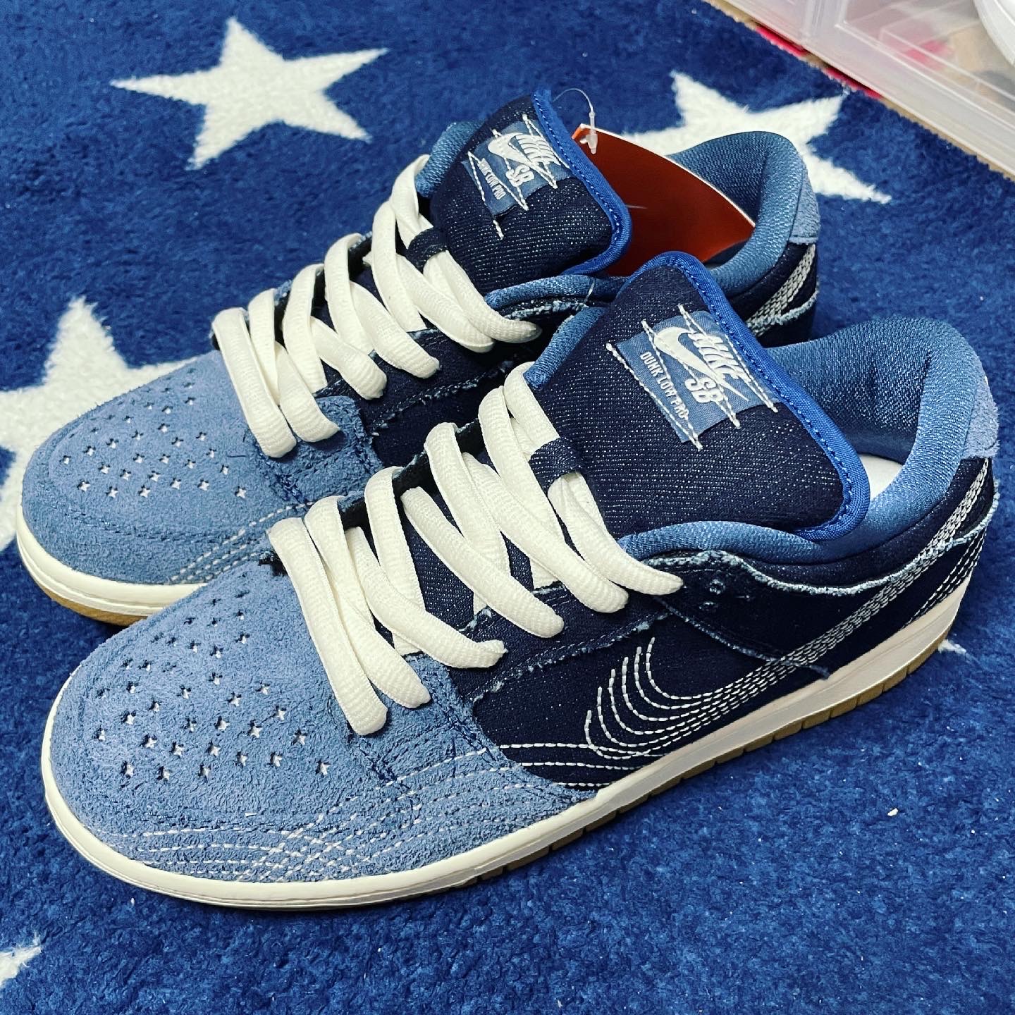 Nike SB Dunk Low Pro Mystic Navy 착용 스타일 - 1