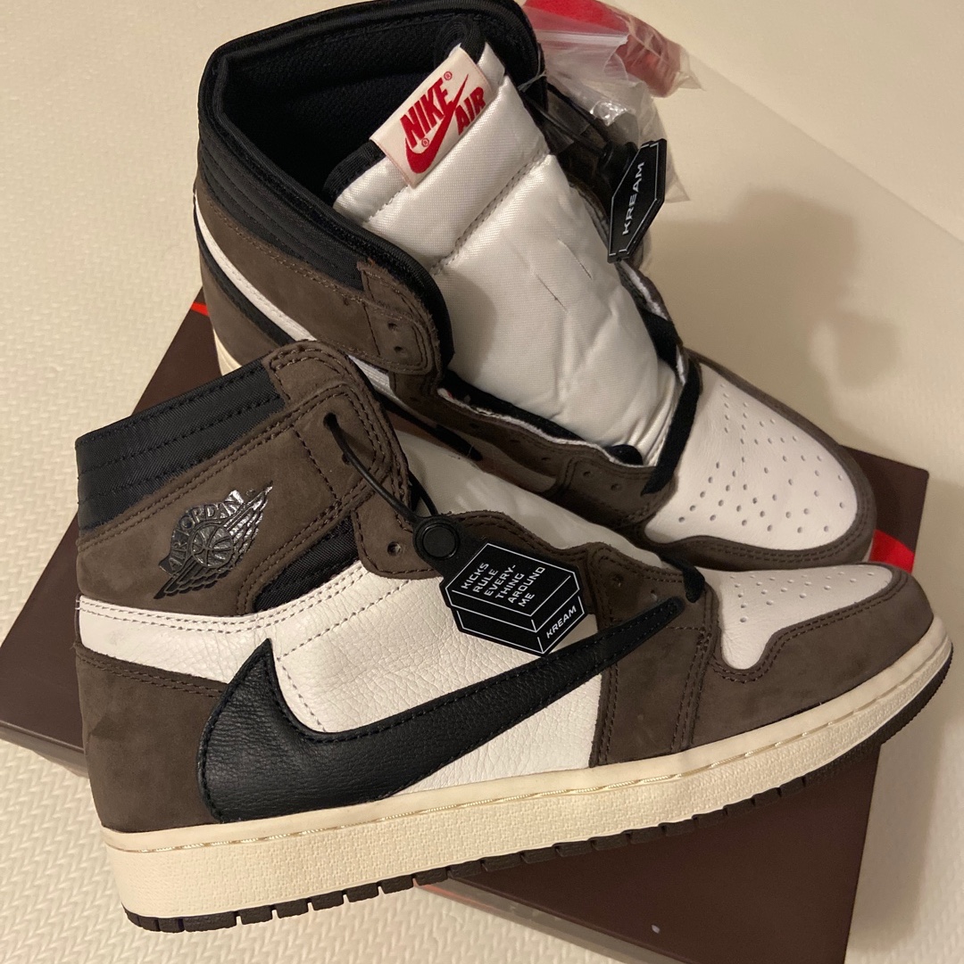 Jordan 1 x Travis Scott Retro High OG SP Mocha 착용 스타일