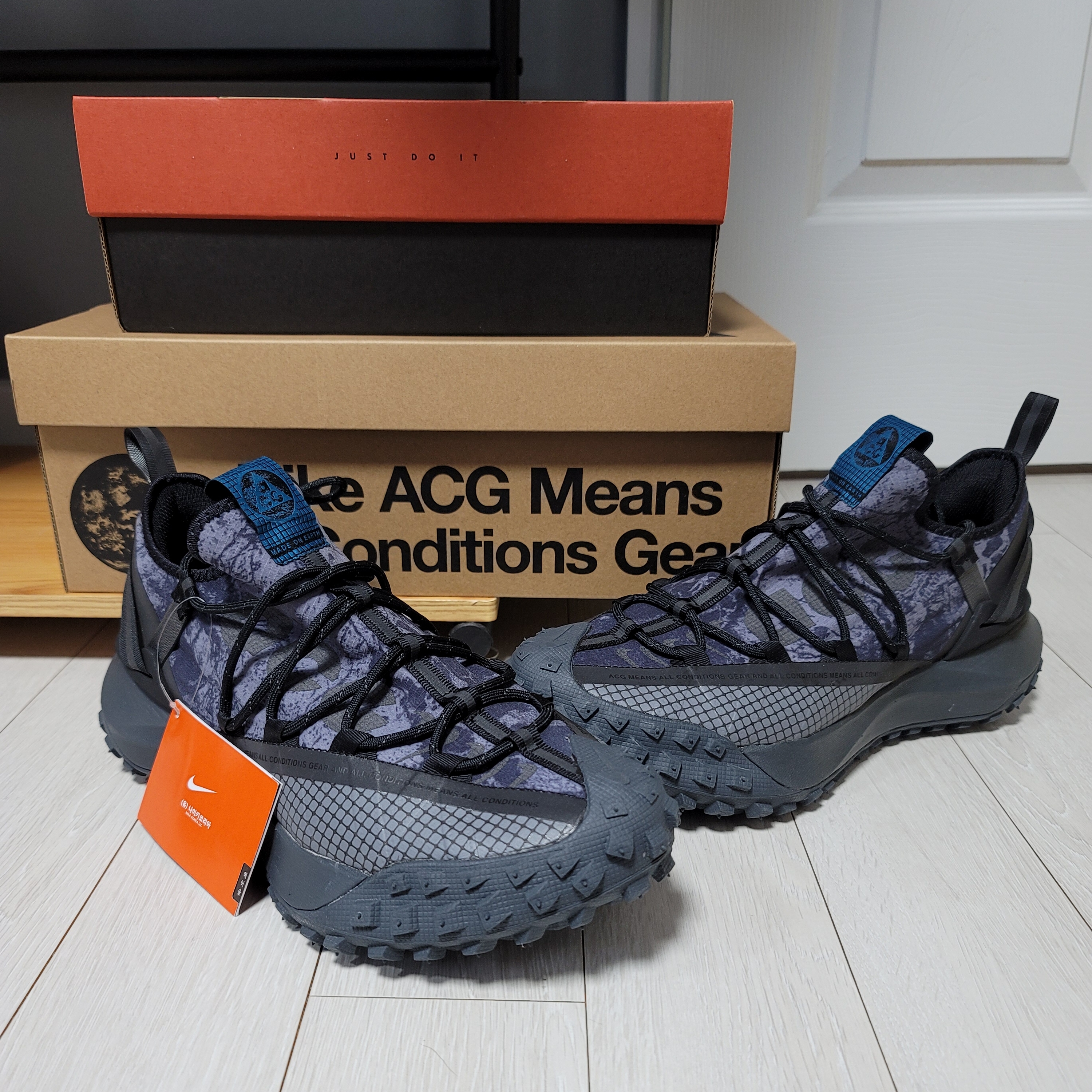 Nike ACG Mountain Fly Low Black 착용 스타일