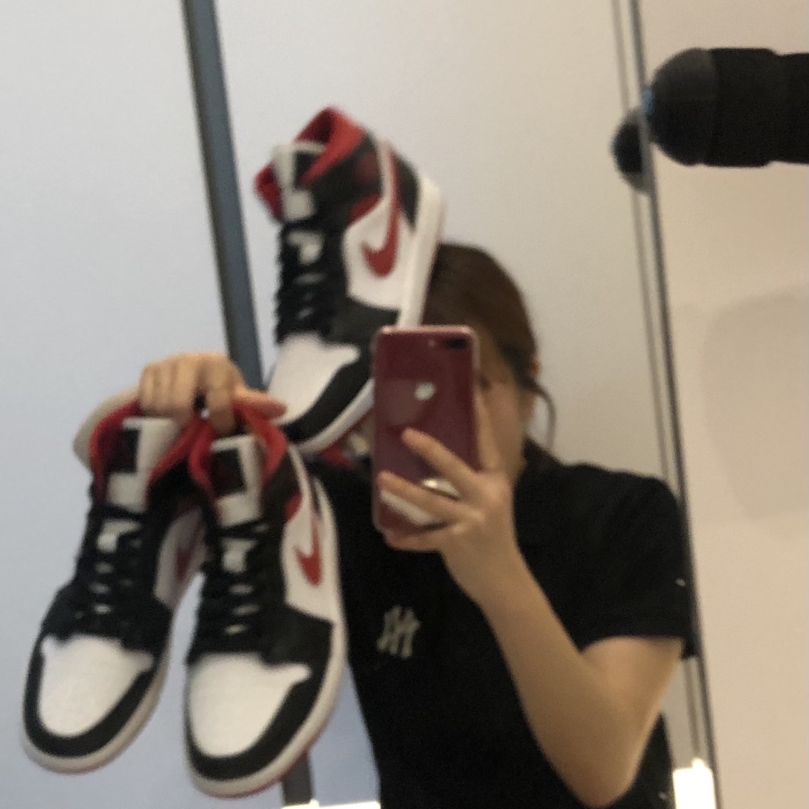 Jordan 1 Mid Gym Red Black White, (GS) Jordan 1 Mid Gym Red Black White 착용 스타일 - 2