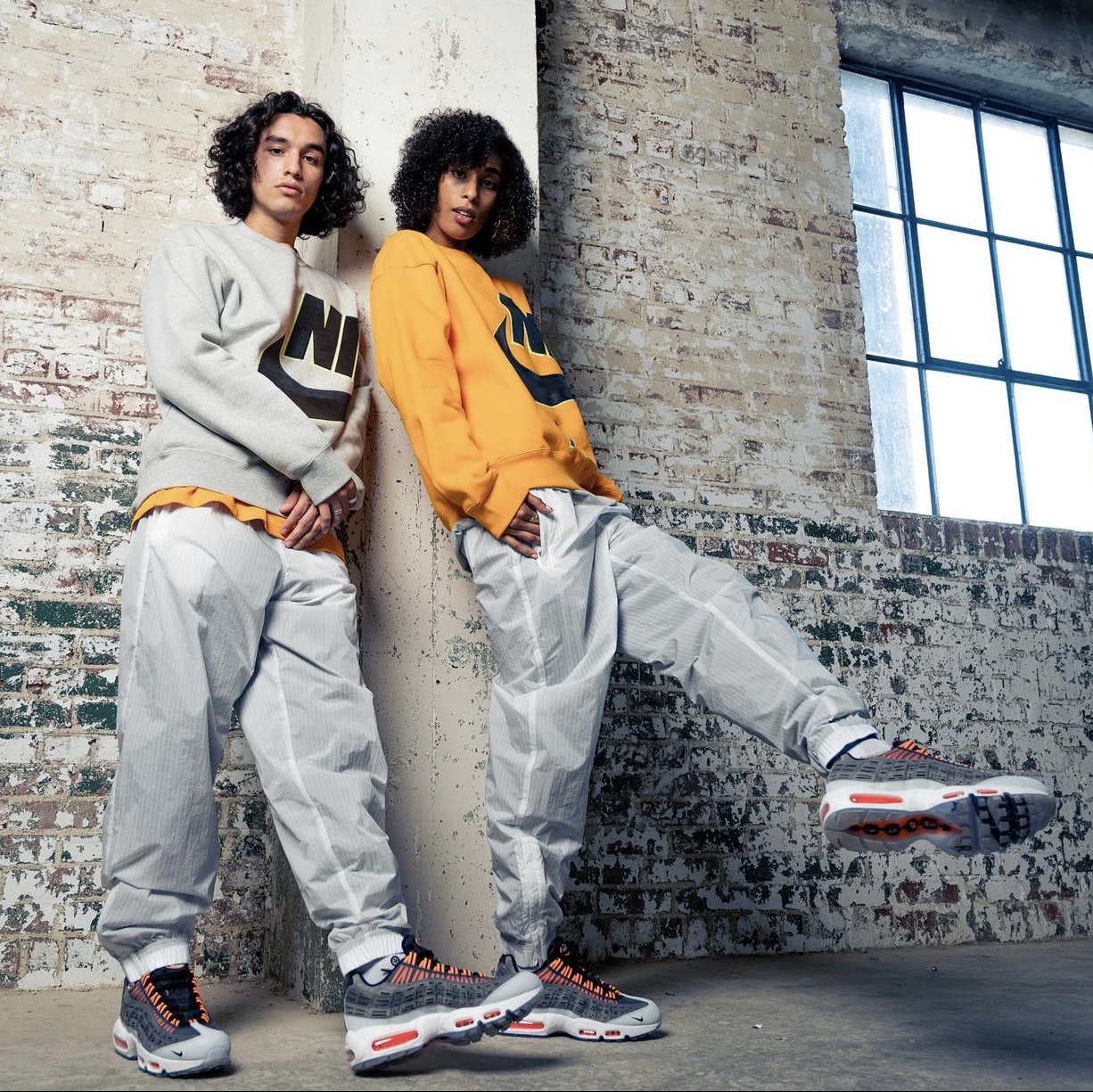 Nike x Kim Jones Fleece Crew Circuit Orange - Asia 착용 스타일 - 4