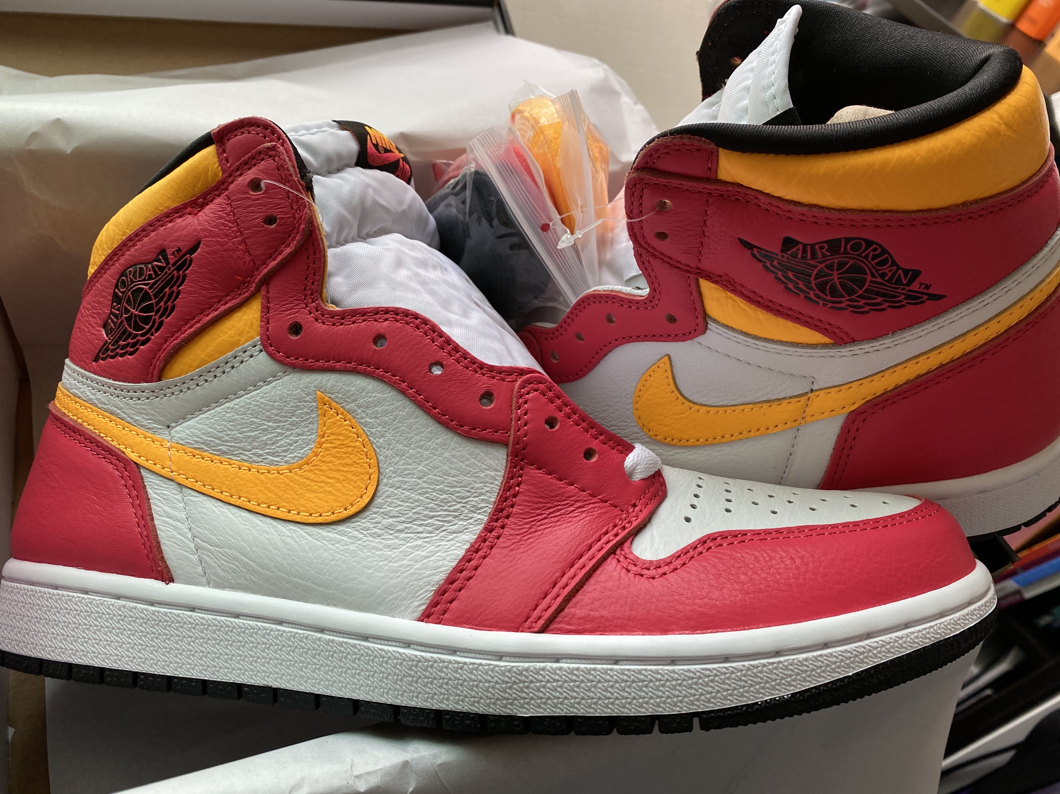 Jordan 1 Retro High OG Light Fusion Red 착용 스타일