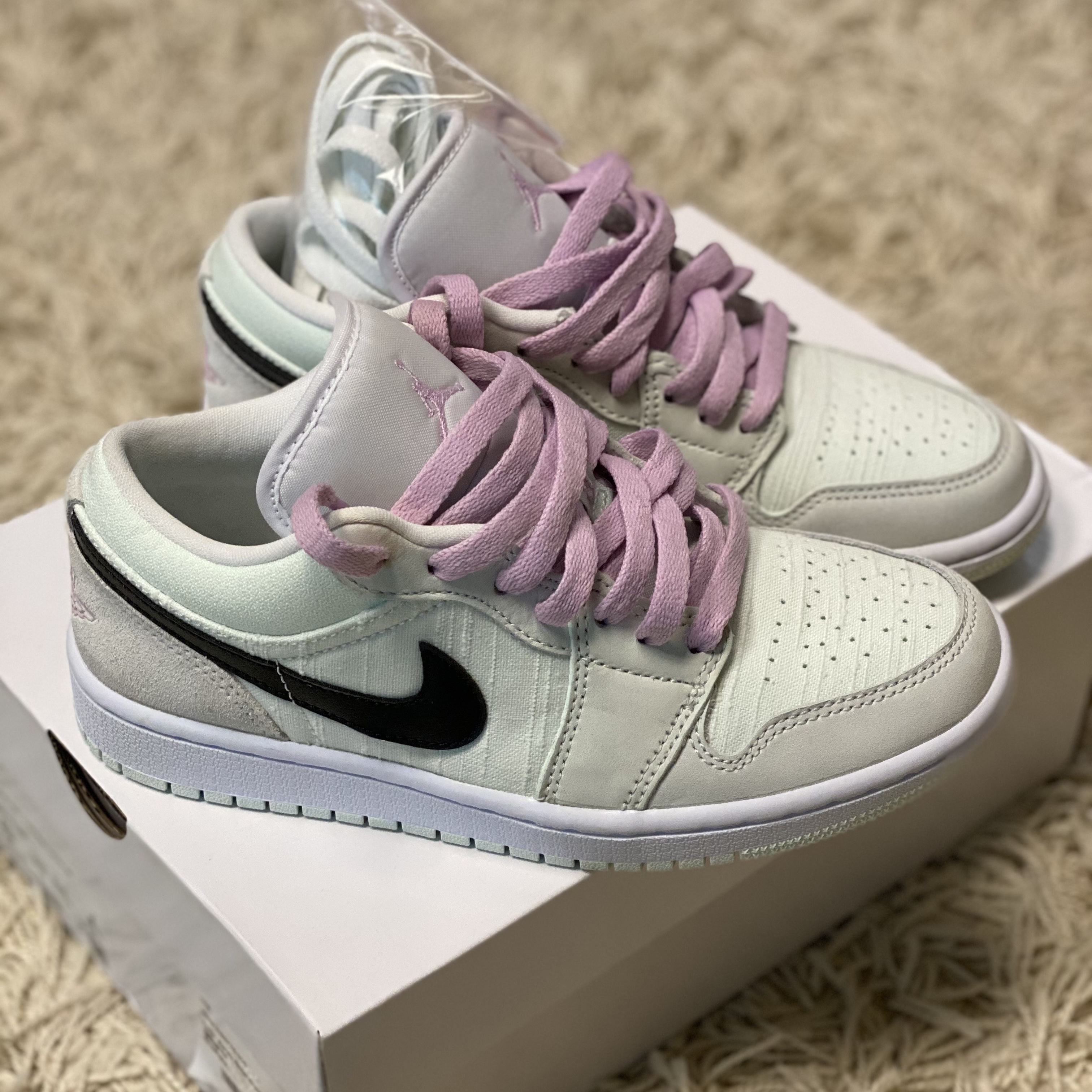 (W) Jordan 1 Low SE Barely Green 착용 스타일
