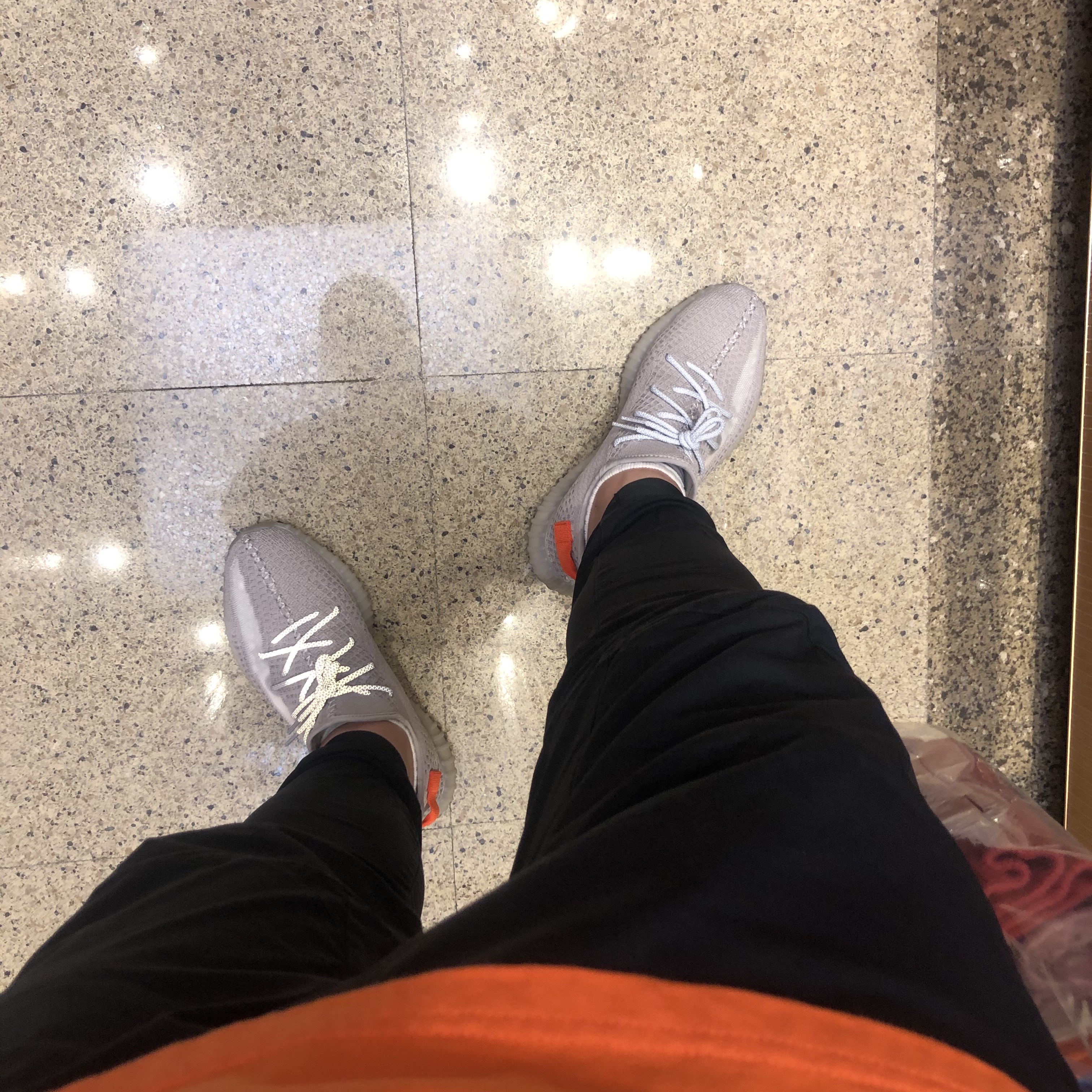 Nike x Sacai LDWaffle Green Multi, Adidas Yeezy Boost 350 V2 Tail Light 착용 스타일 - 2