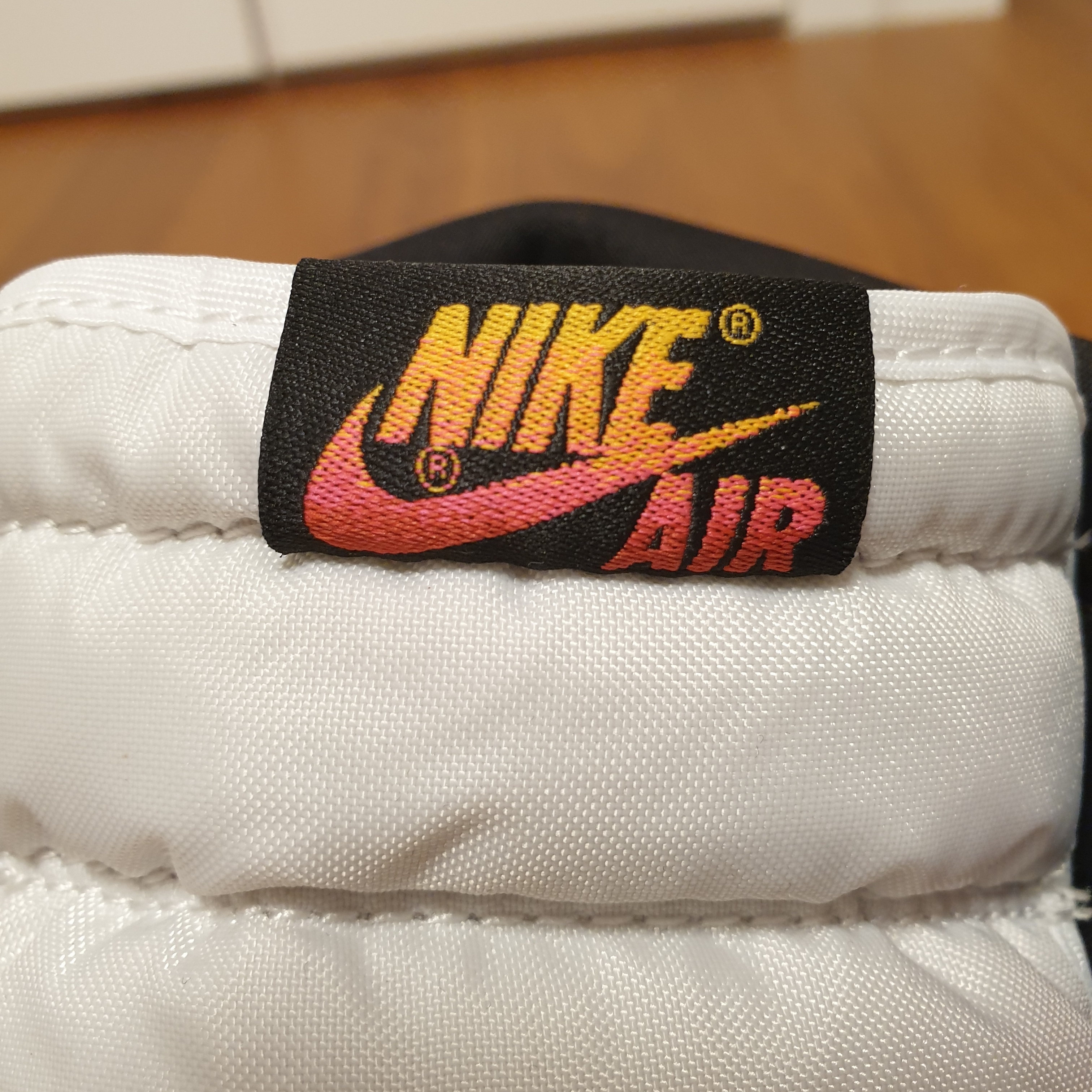 Jordan 1 Retro High OG Light Fusion Red 착용 스타일 - 4