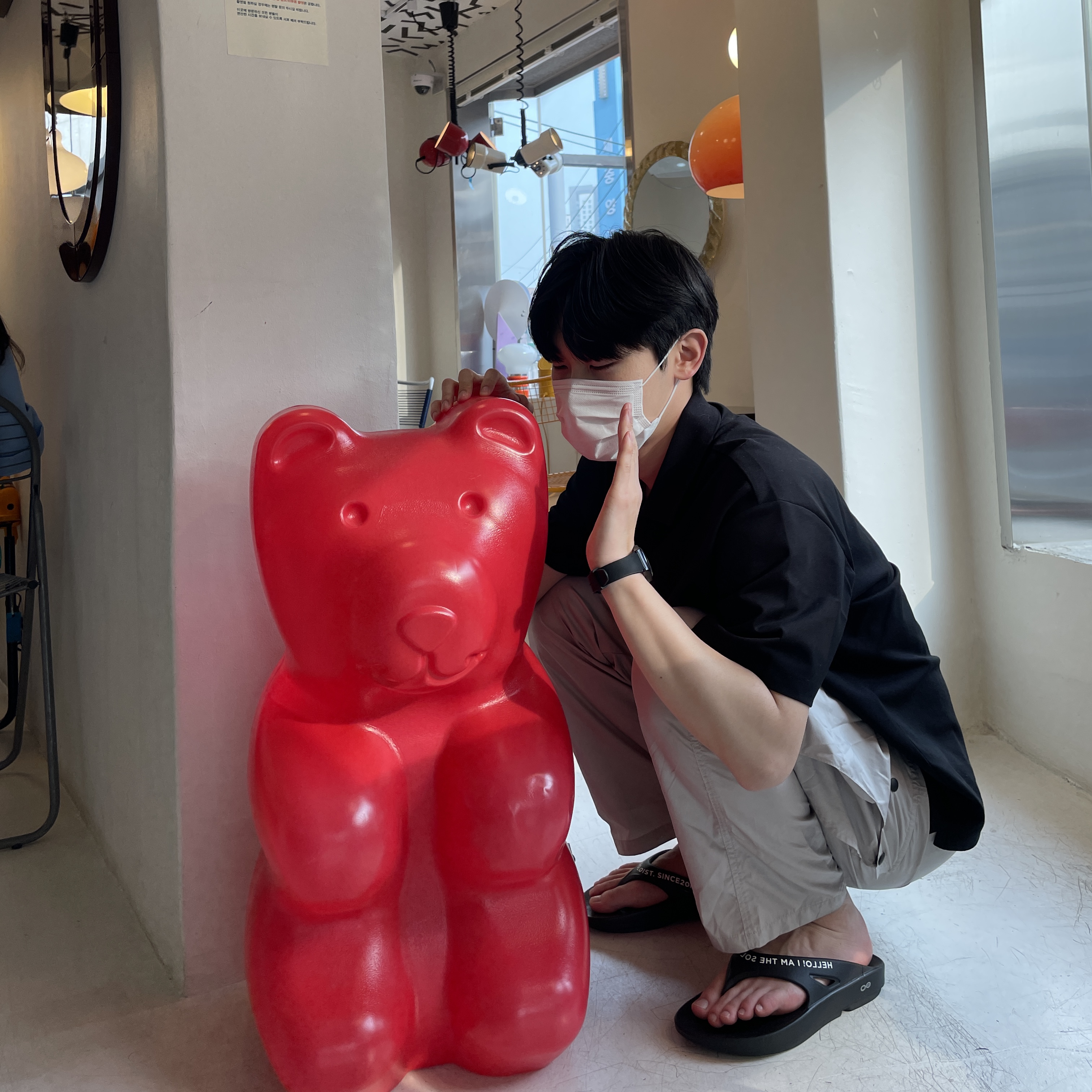 Oofos x Takahiromiyashita The Soloist Signature Flip-Flop Black White 착용 스타일