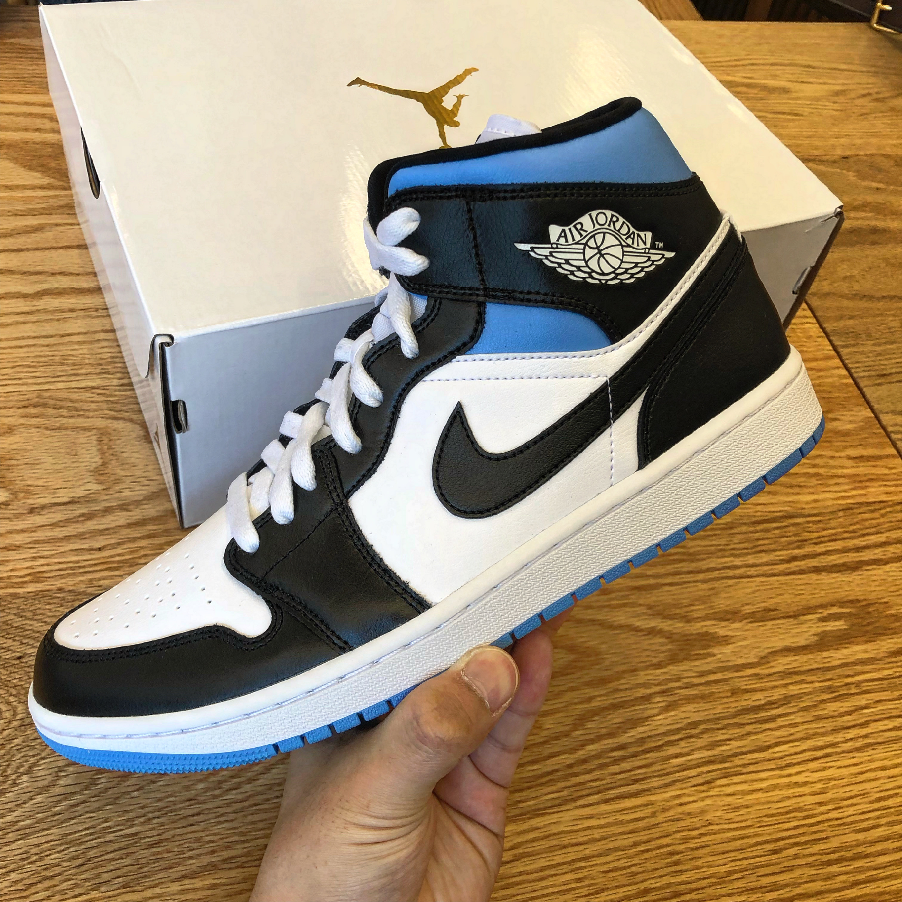 (W) Jordan 1 Mid White Black University Blue 착용 스타일
