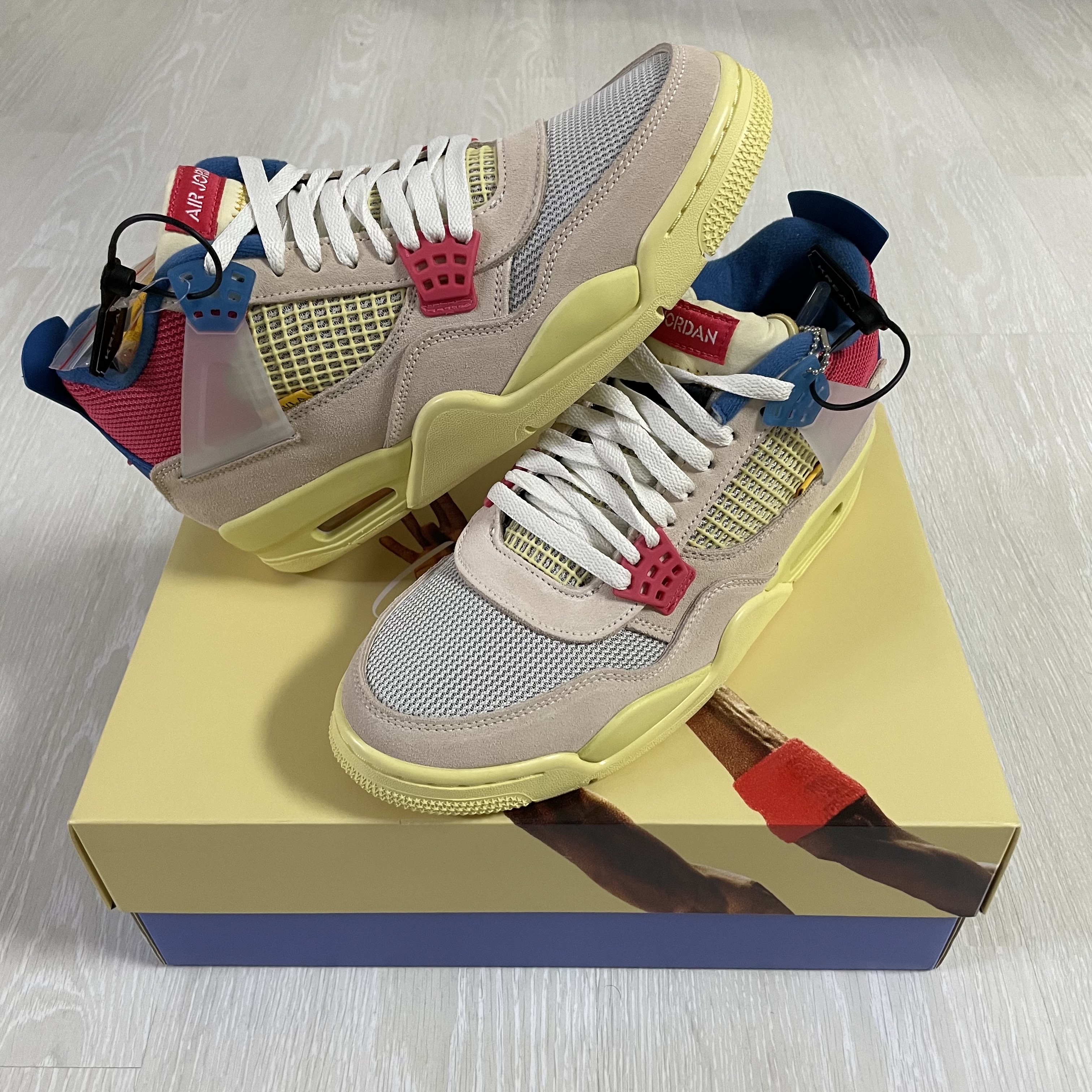 Jordan 4 x Union Retro Guava Ice 착용 스타일