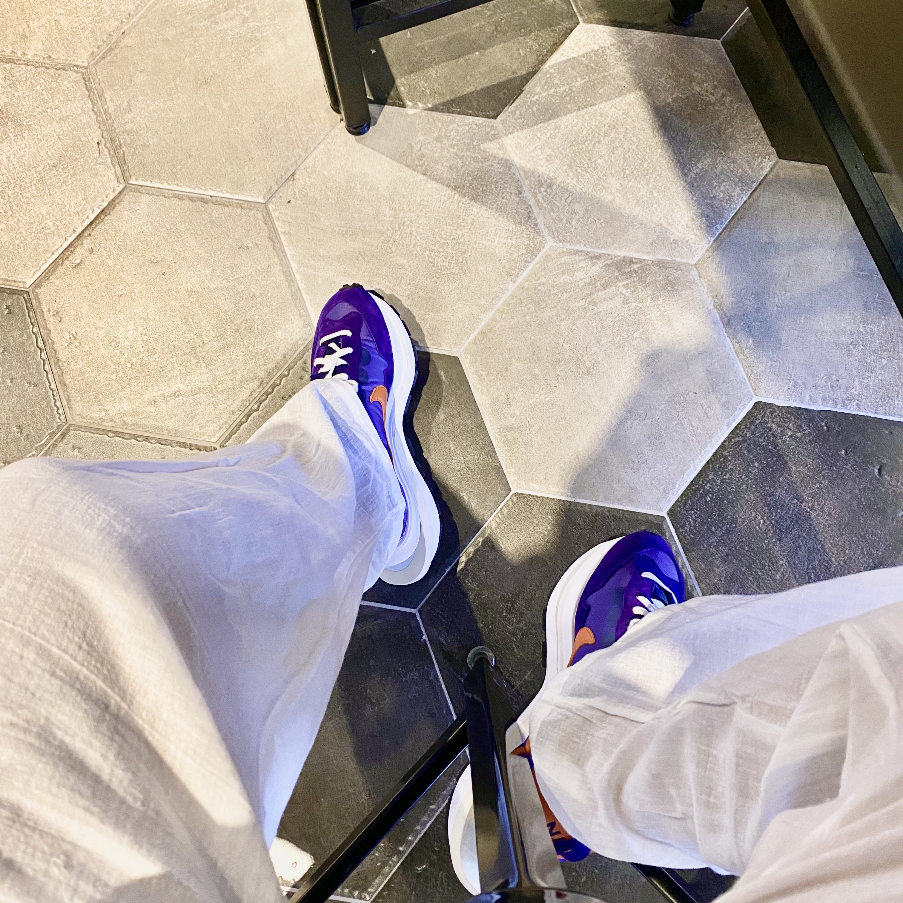 Nike x Sacai VaporWaffle Dark Iris 착용 스타일