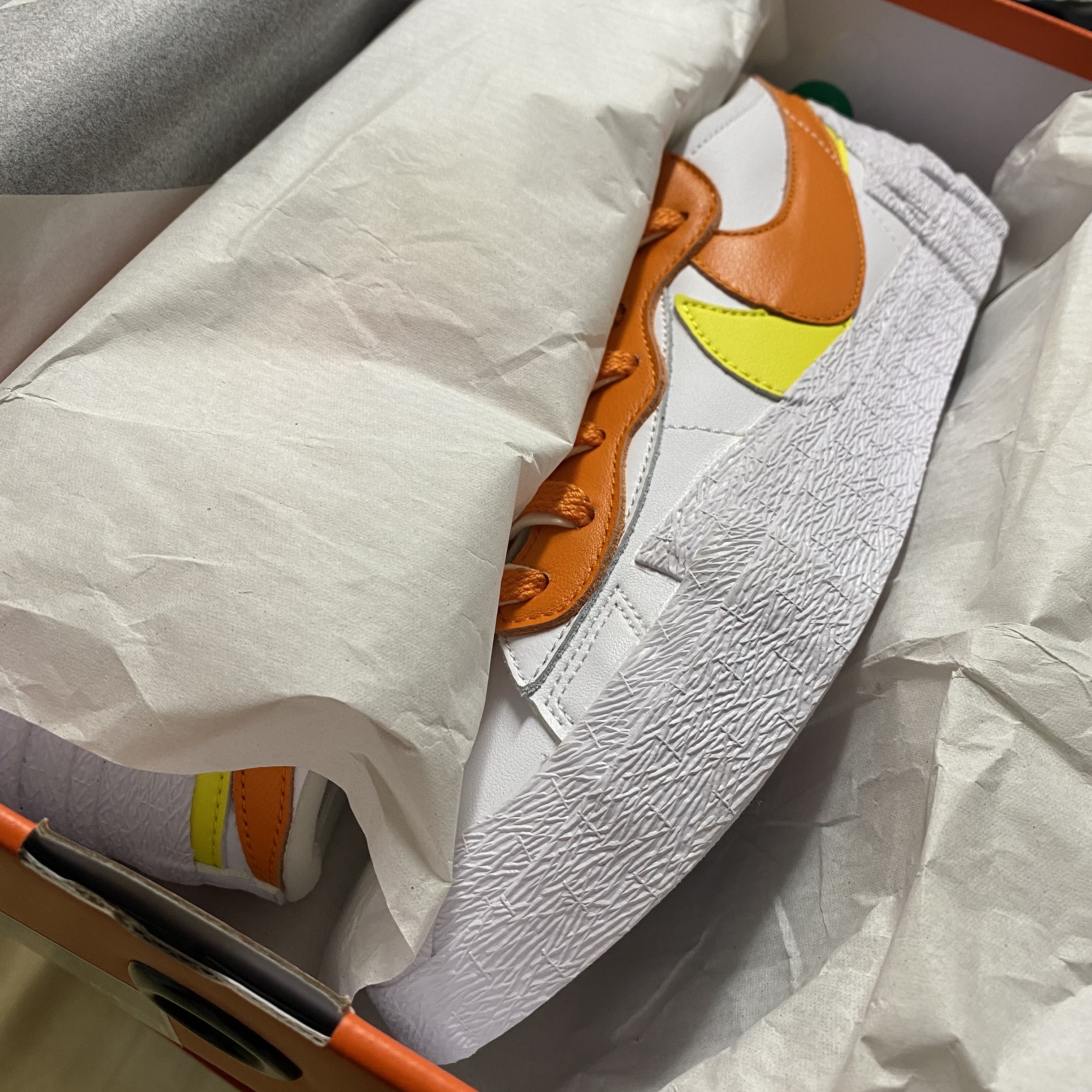 Nike x Sacai Blazer Low Magma Orange 착용 스타일