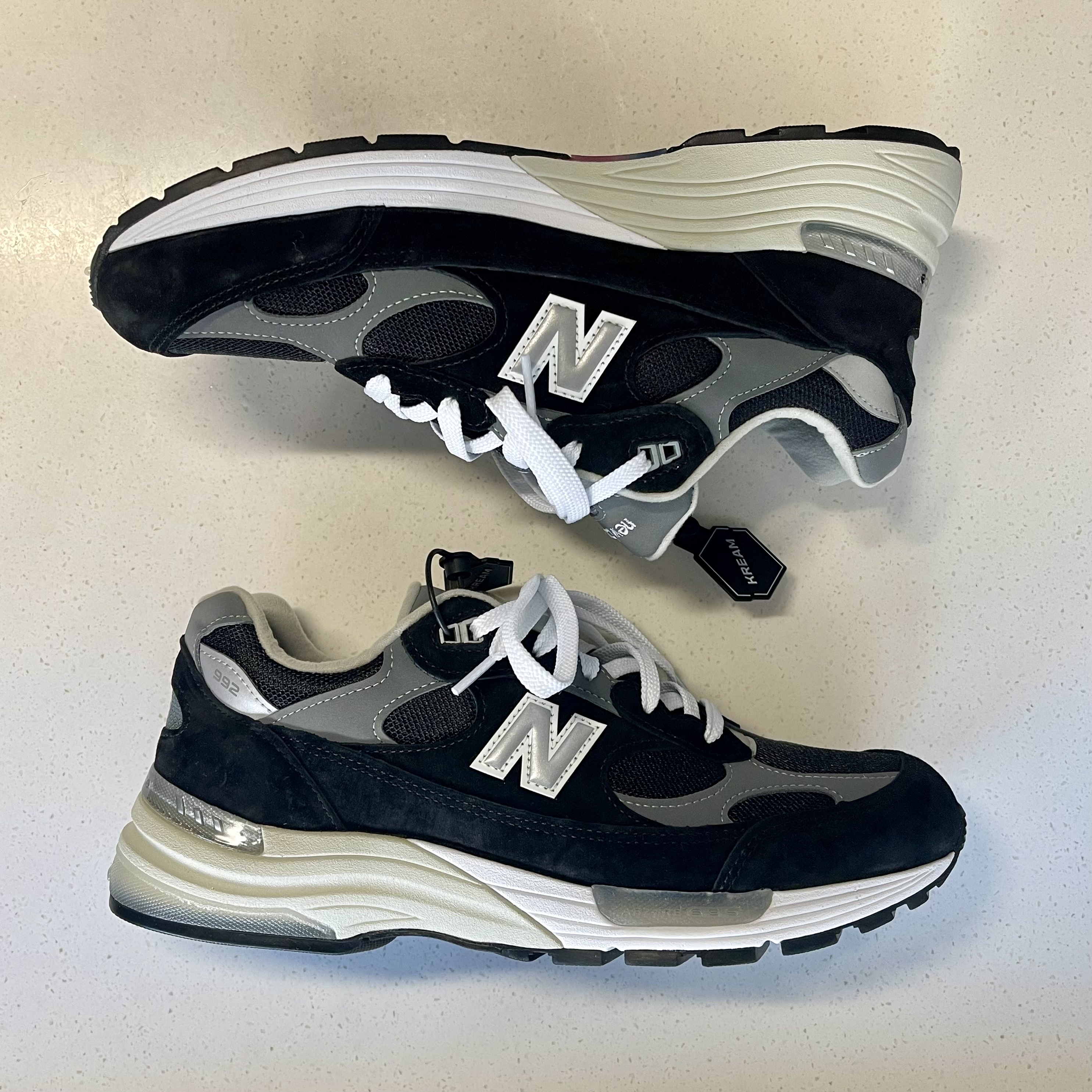 New Balance 992 Made in USA Black Grey 착용 스타일
