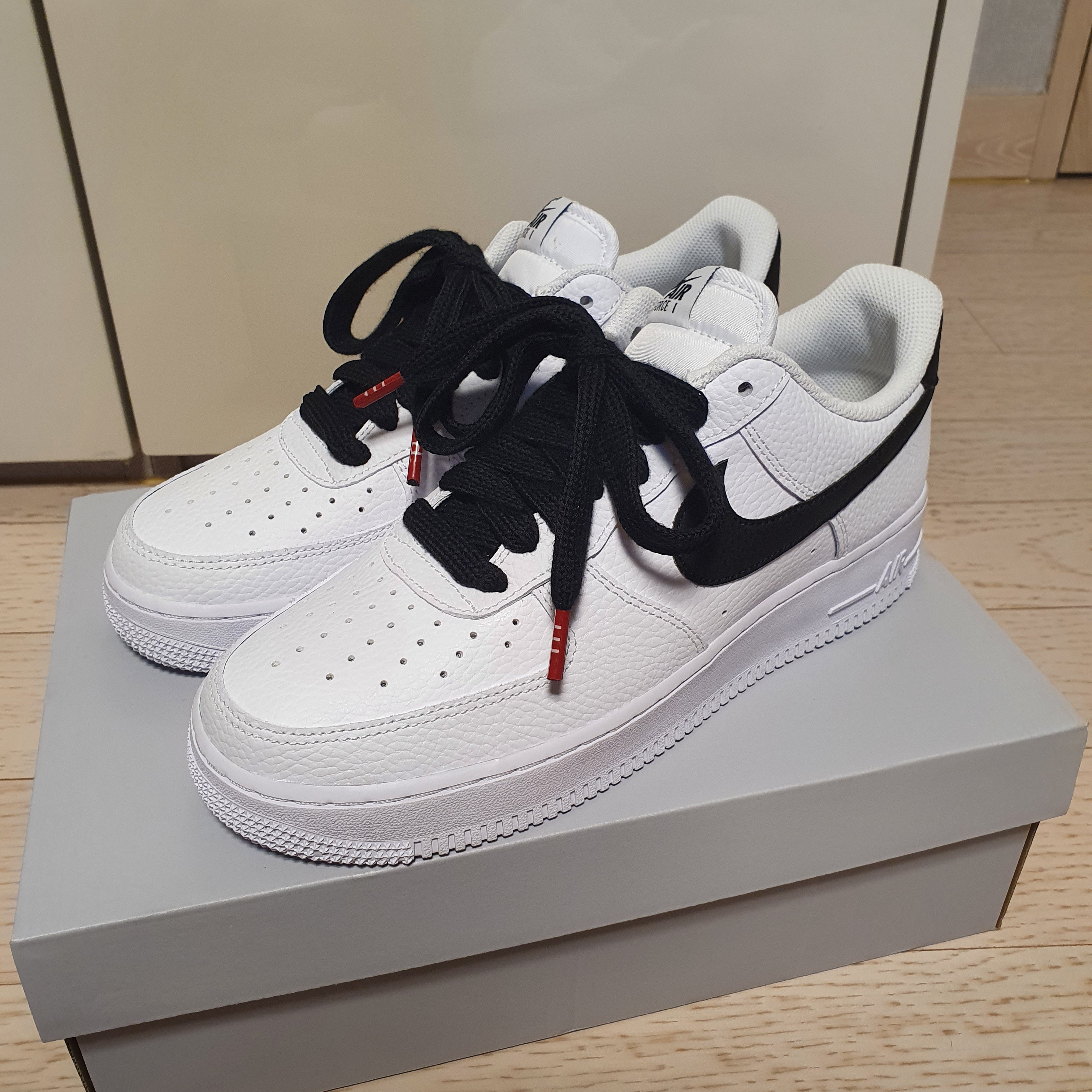 Nike Air Force 1 '07 White Black 착용 스타일