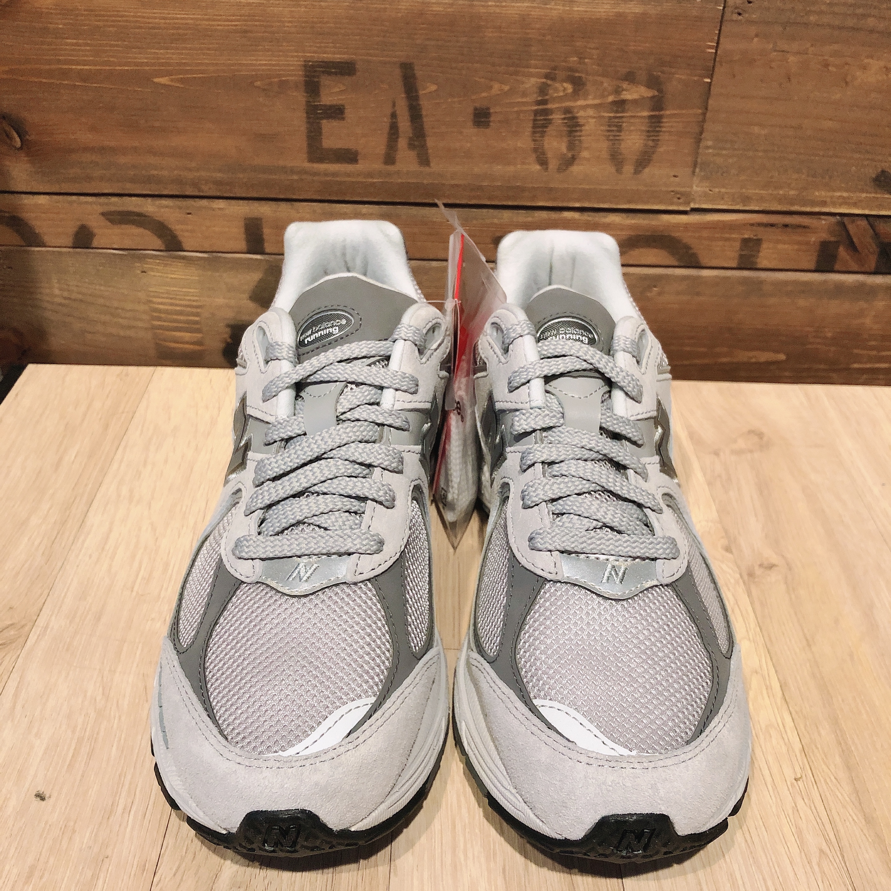 New Balance 2002R T2 Gray 착용 스타일 - 3