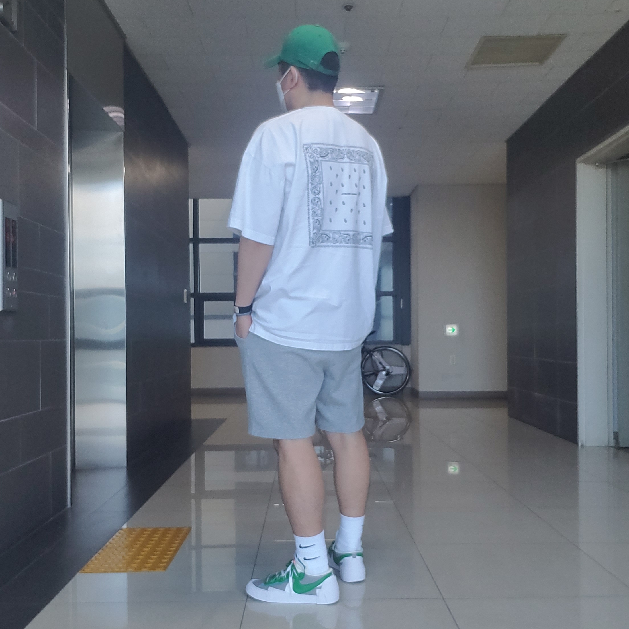Nike x Sacai Blazer Low Classic Green, Nike x Matthew M Williams NRG Socks White 착용 스타일
