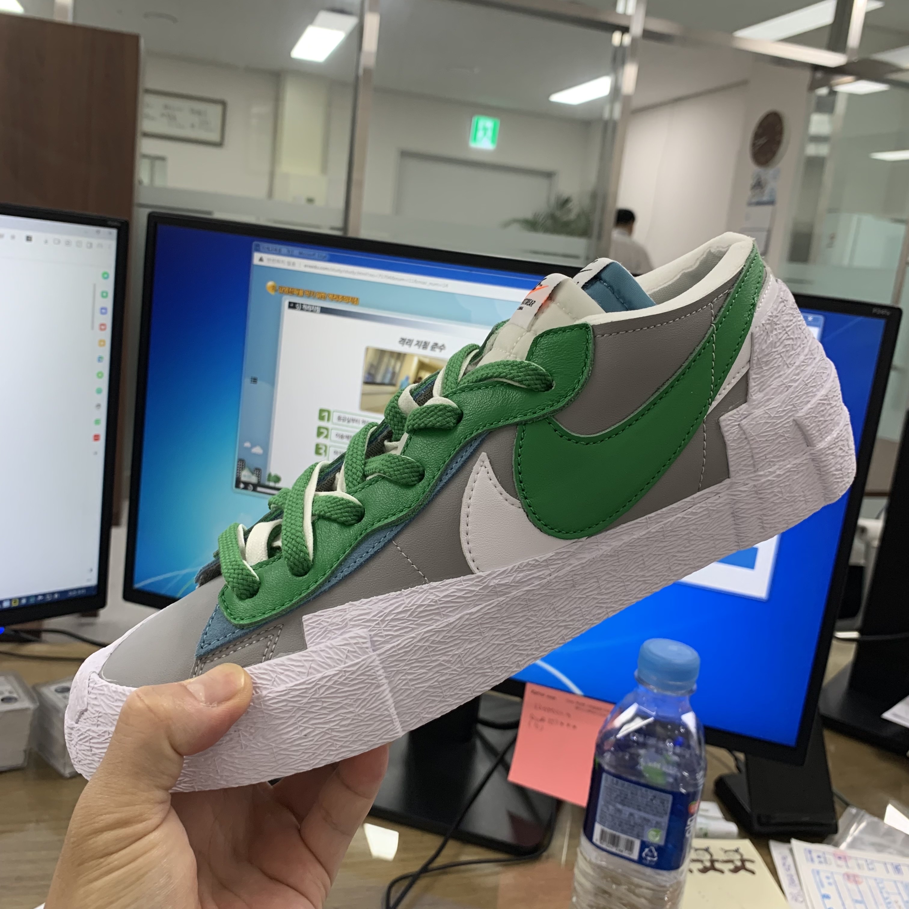 Nike x Sacai Blazer Low Classic Green 착용 스타일 - 2