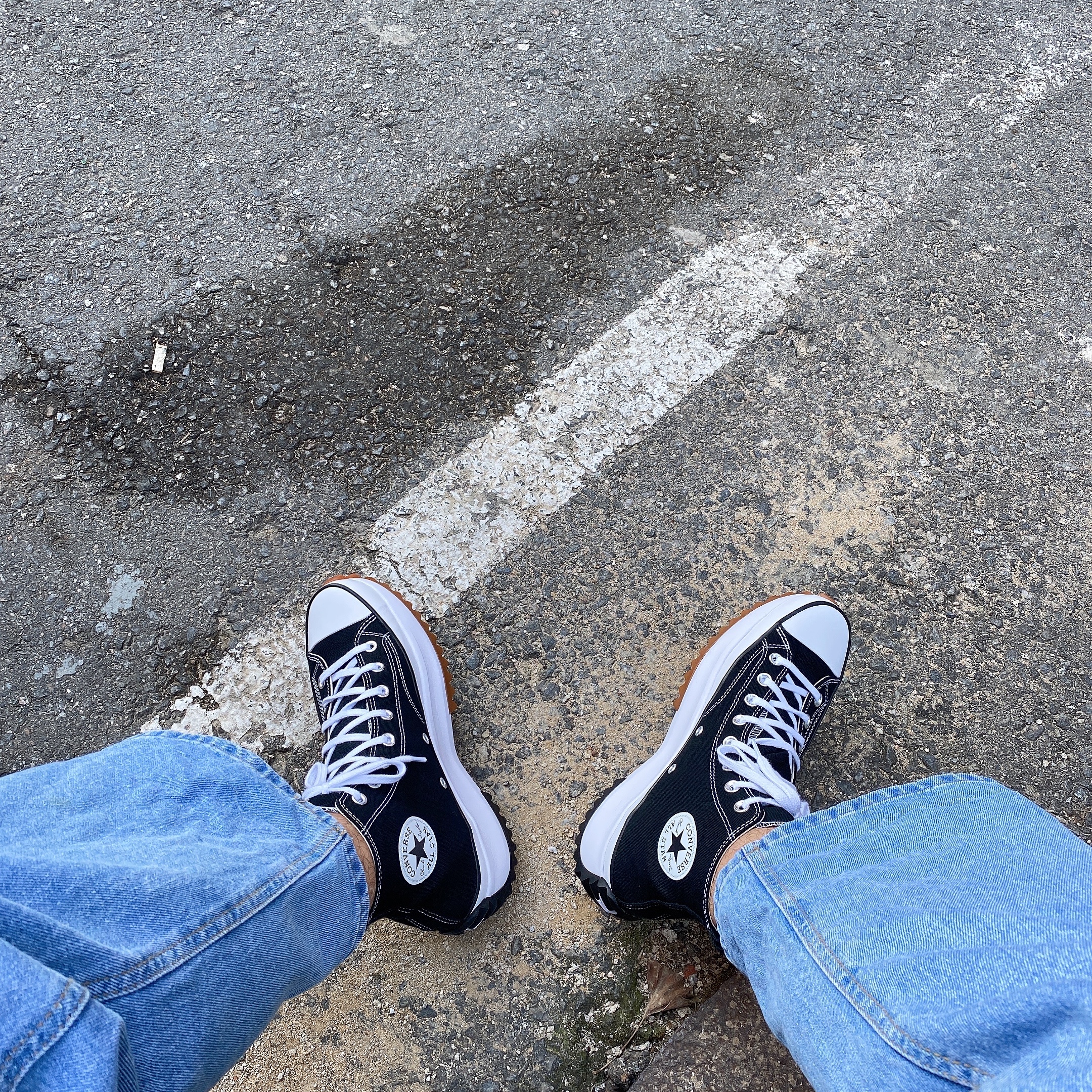 Converse Run Star Hike Hi Black White Gum 착용 스타일