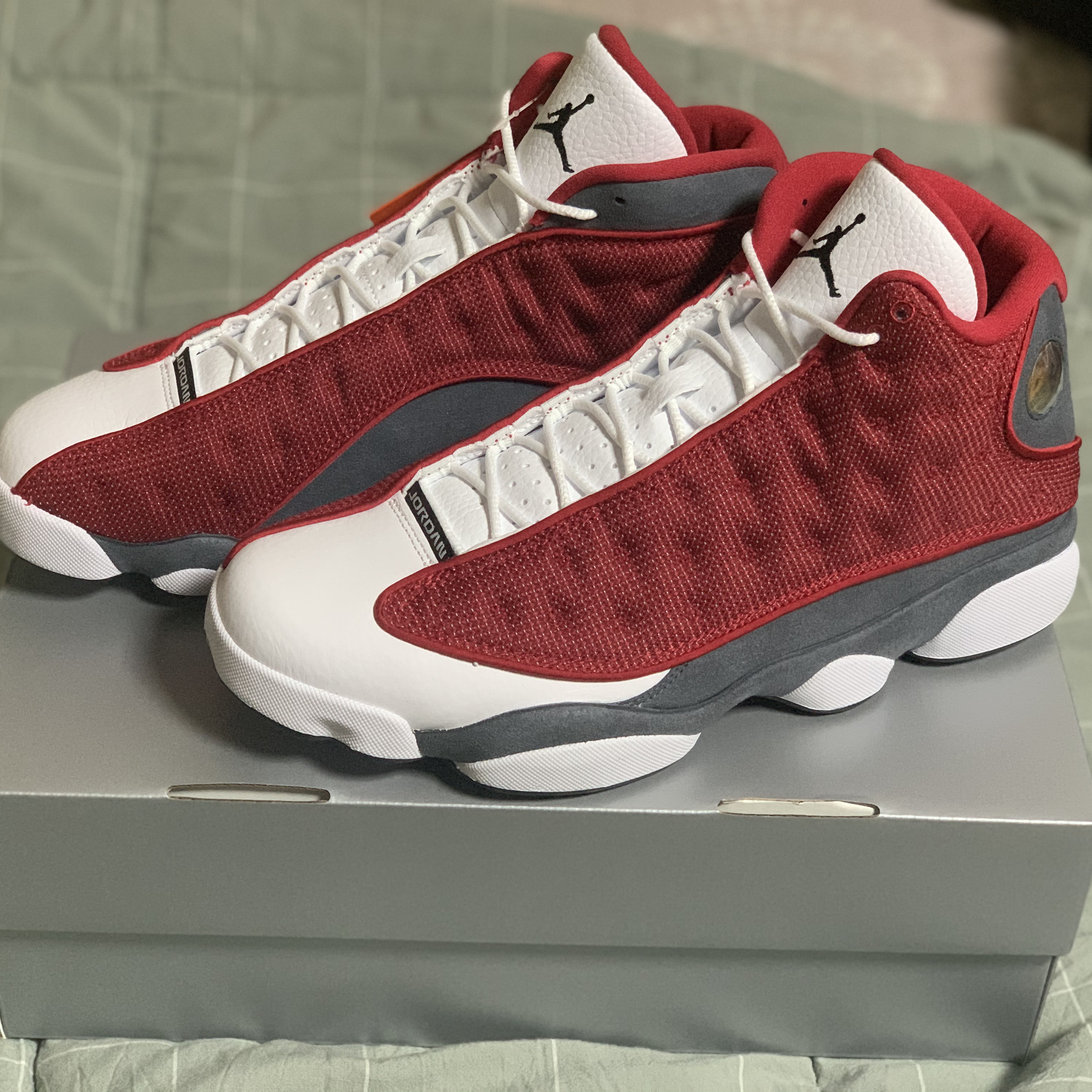 Jordan 13 Retro Gym Red Flint Grey 착용 스타일 - 2