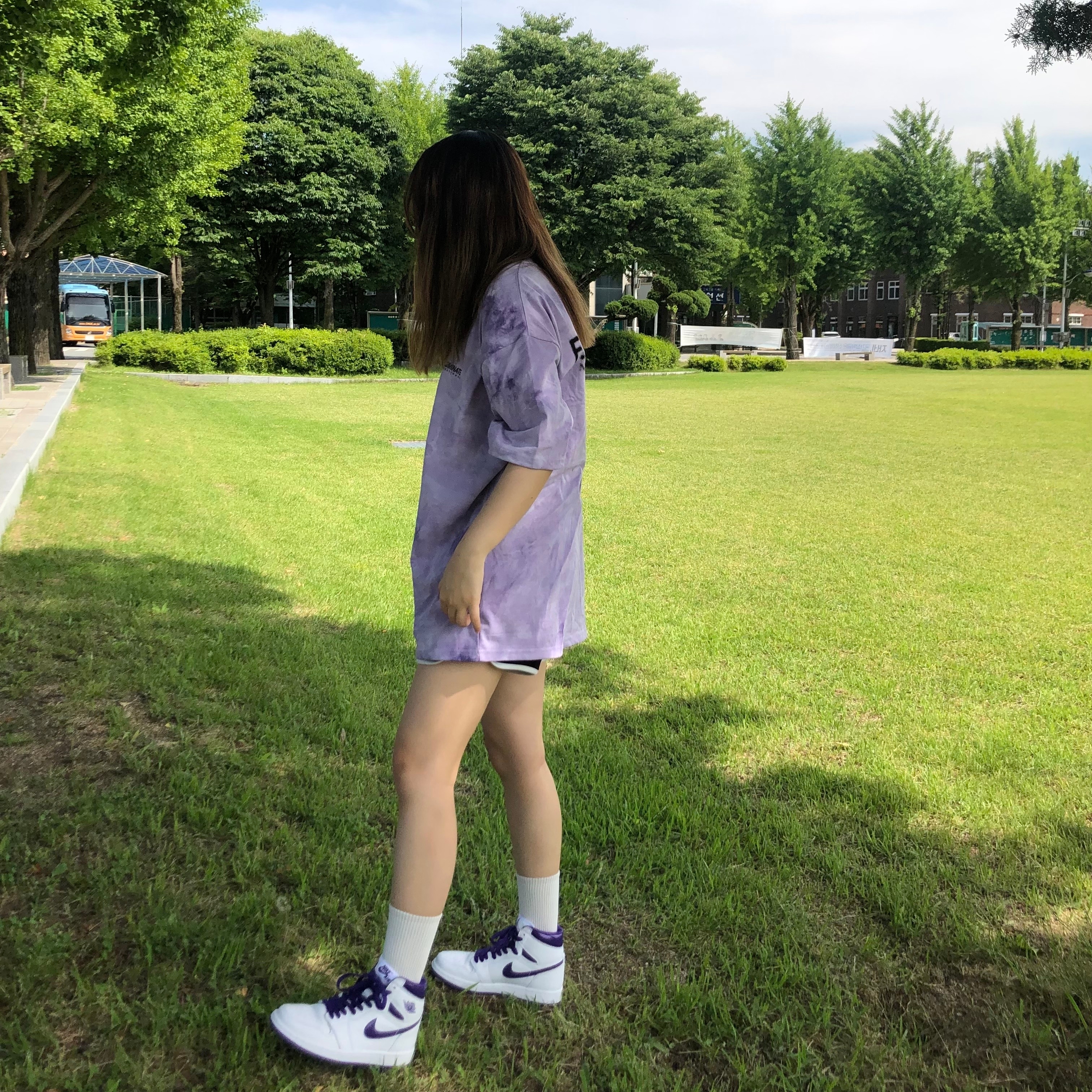 (W) Jordan 1 High OG Court Purple 착용 스타일 - 2