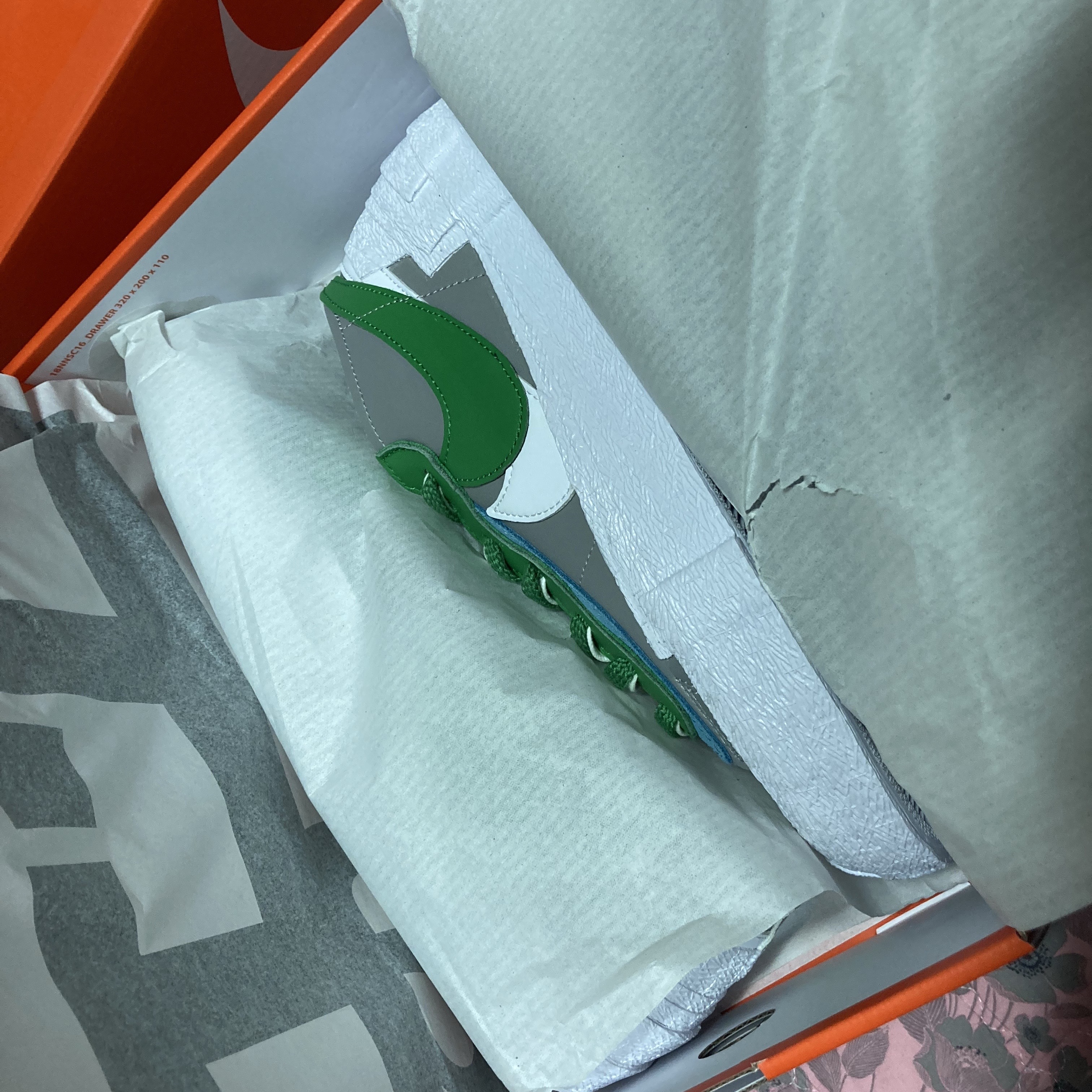 Nike x Sacai Blazer Low Classic Green 착용 스타일 - 2