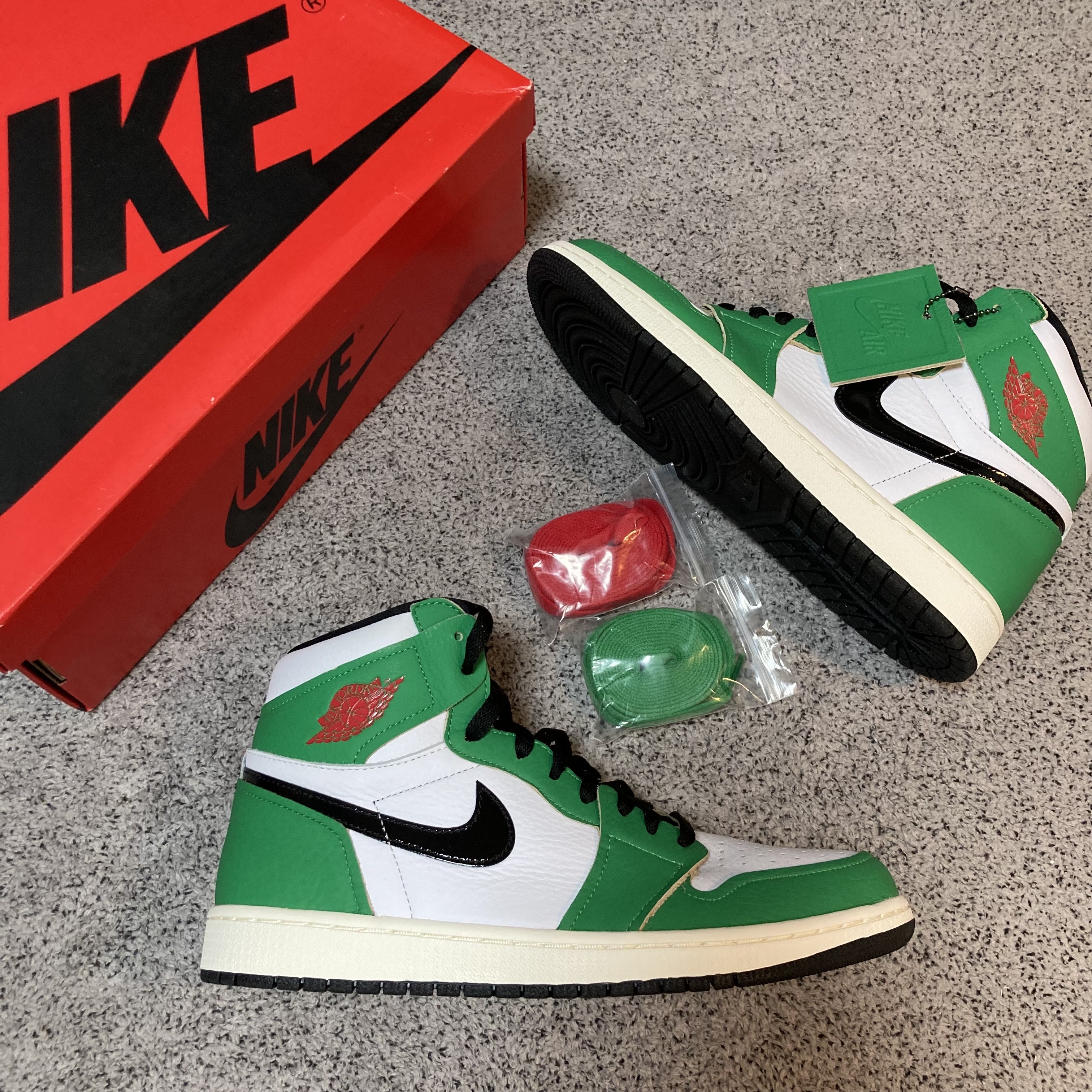 (W) Jordan 1 Retro High OG Lucky Green 착용 스타일