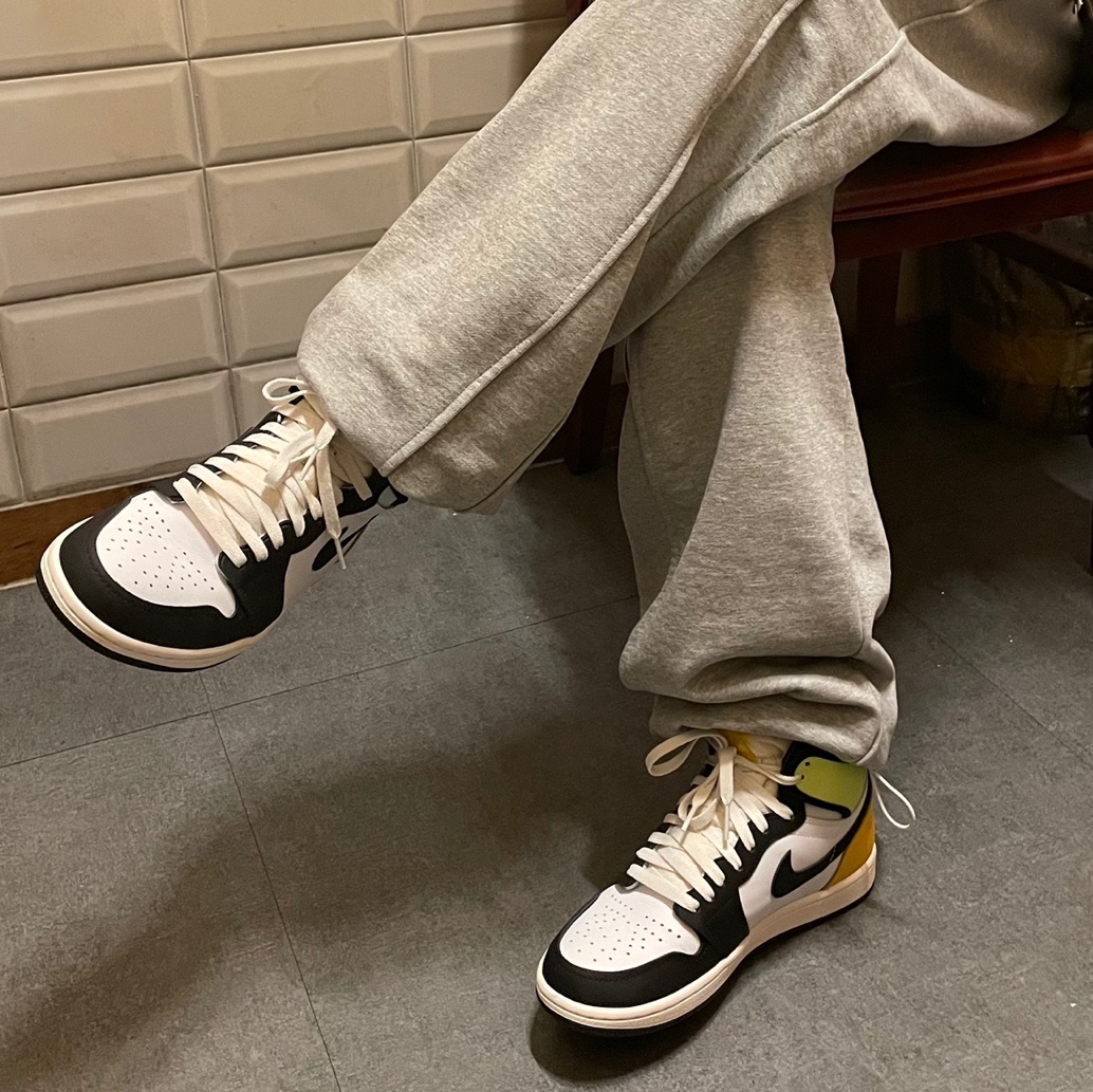 Jordan 1 Retro High OG Volt Gold 착용 스타일