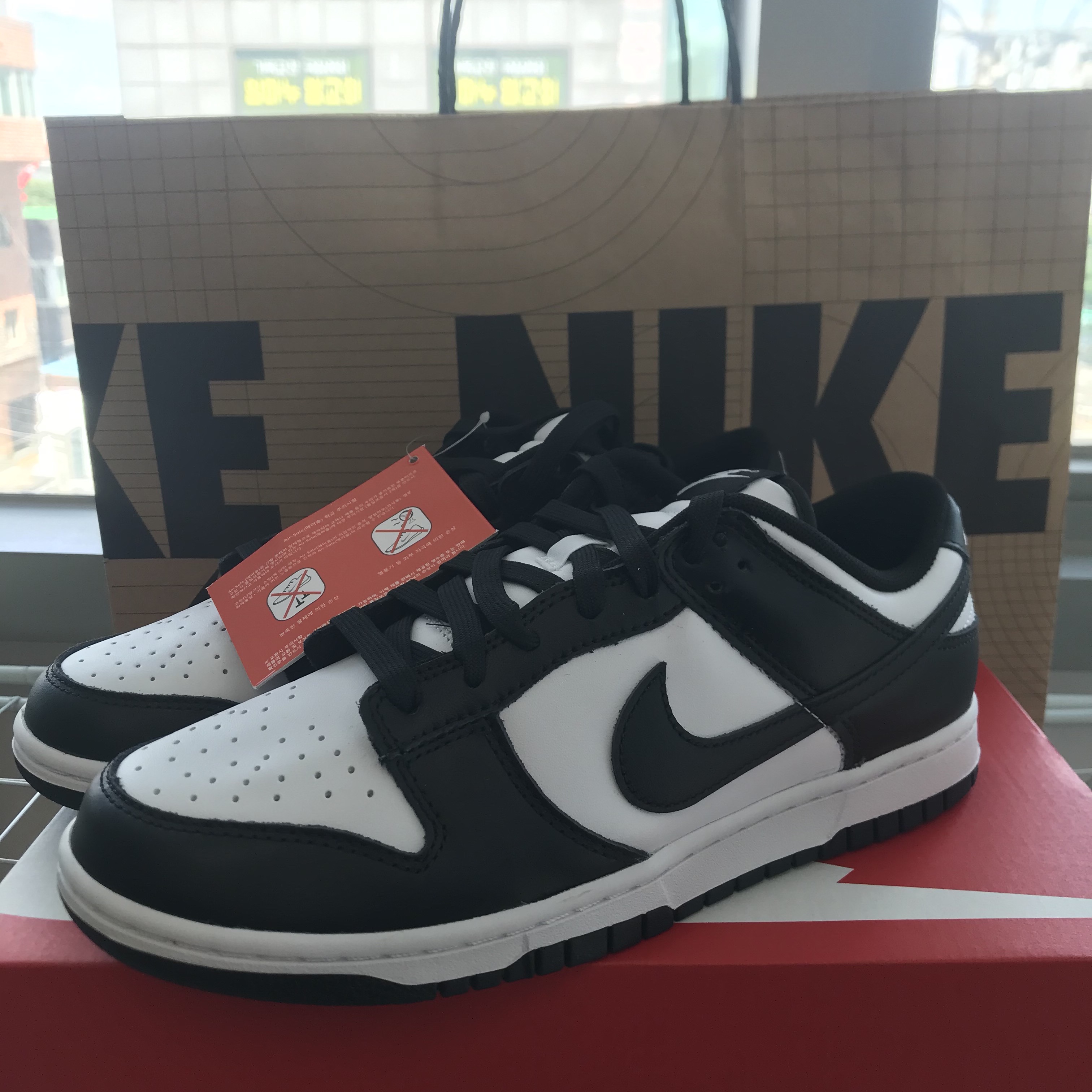 Nike Dunk Low Retro Black 착용 스타일 - 2