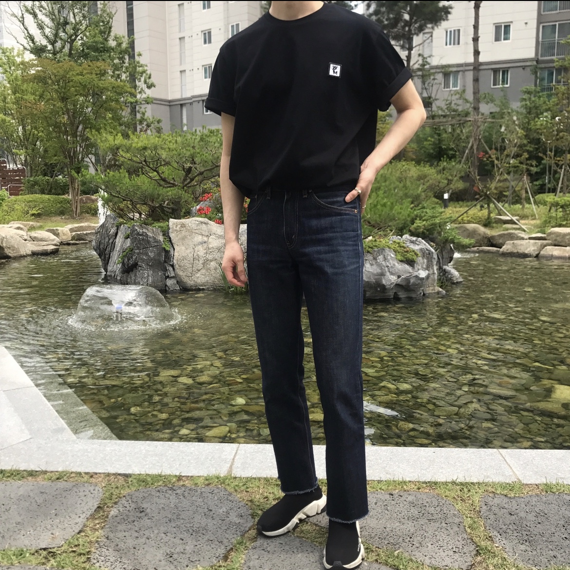 Balenciaga Speed Trainer Black White 2019 착용 스타일