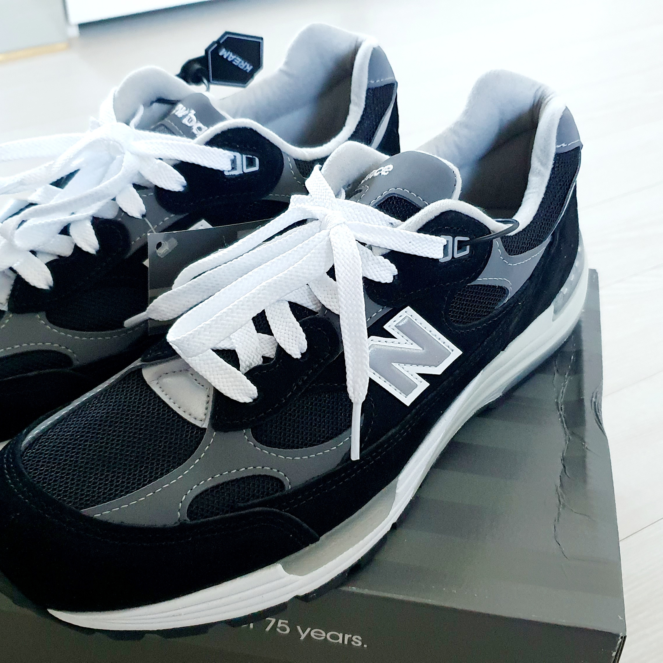 New Balance 992 Made in USA Black Grey 착용 스타일
