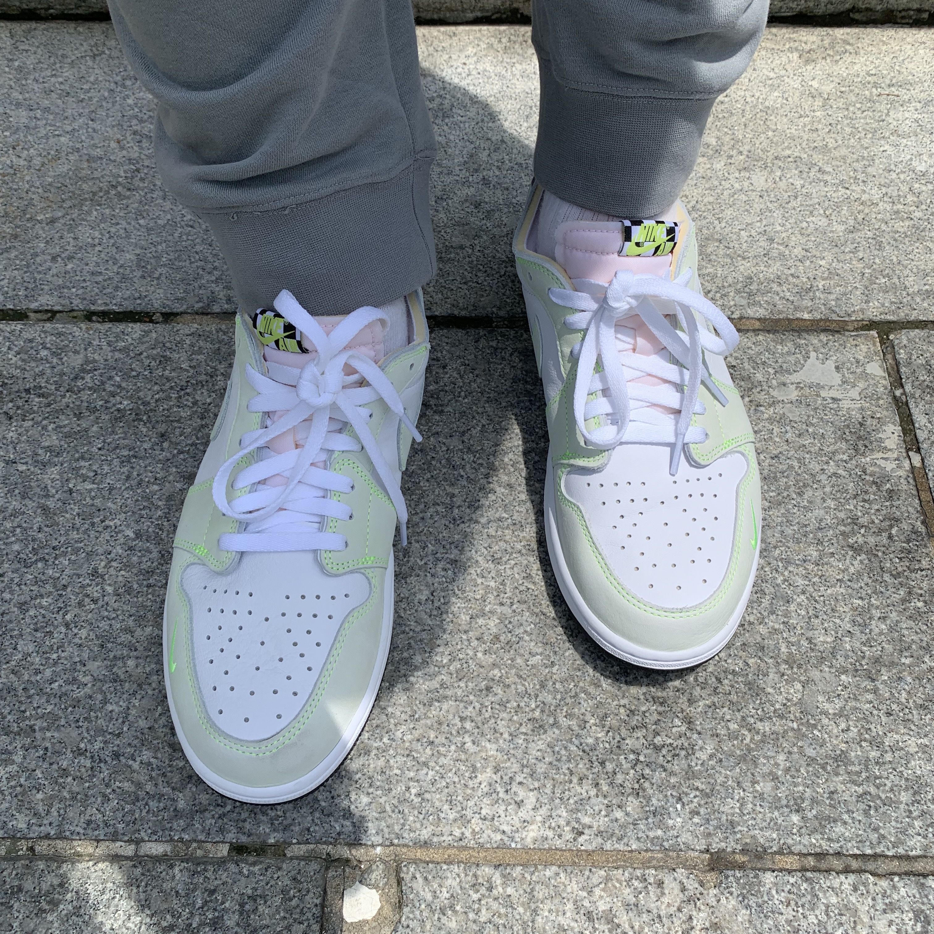 Jordan 1 Low OG Ghost Green, Jordan 3 Retro Cool Grey 착용 스타일 - 1