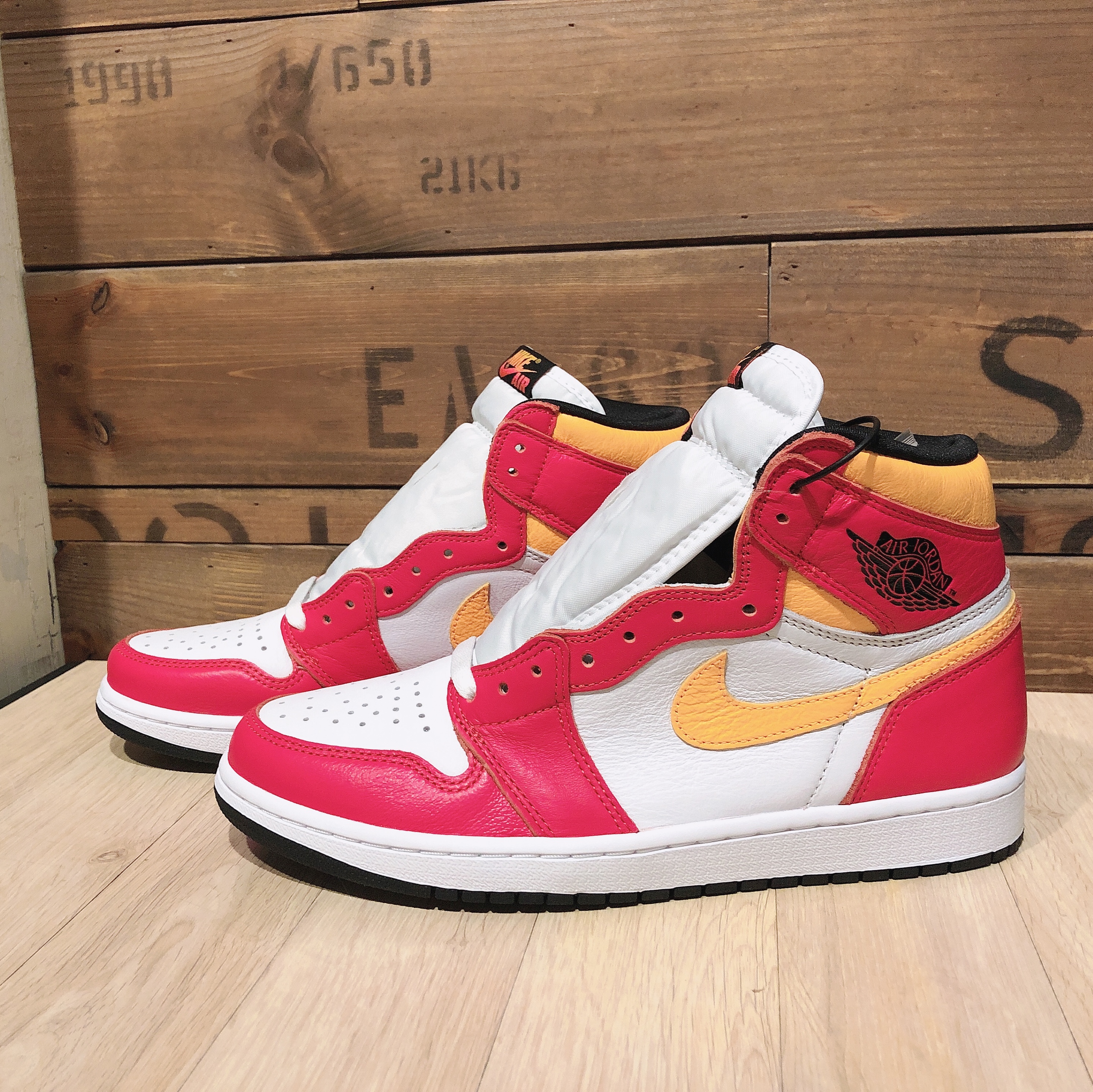 Jordan 1 Retro High OG Light Fusion Red 착용 스타일 - 4