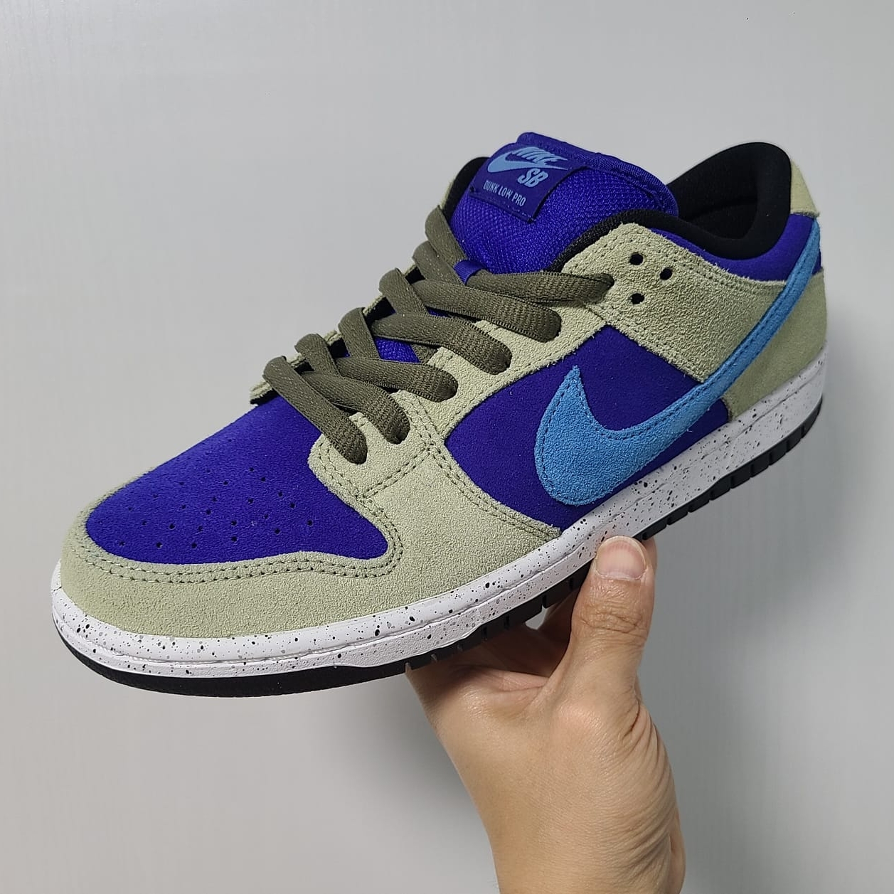 Nike SB Dunk Low Pro Celadon 착용 스타일 - 1