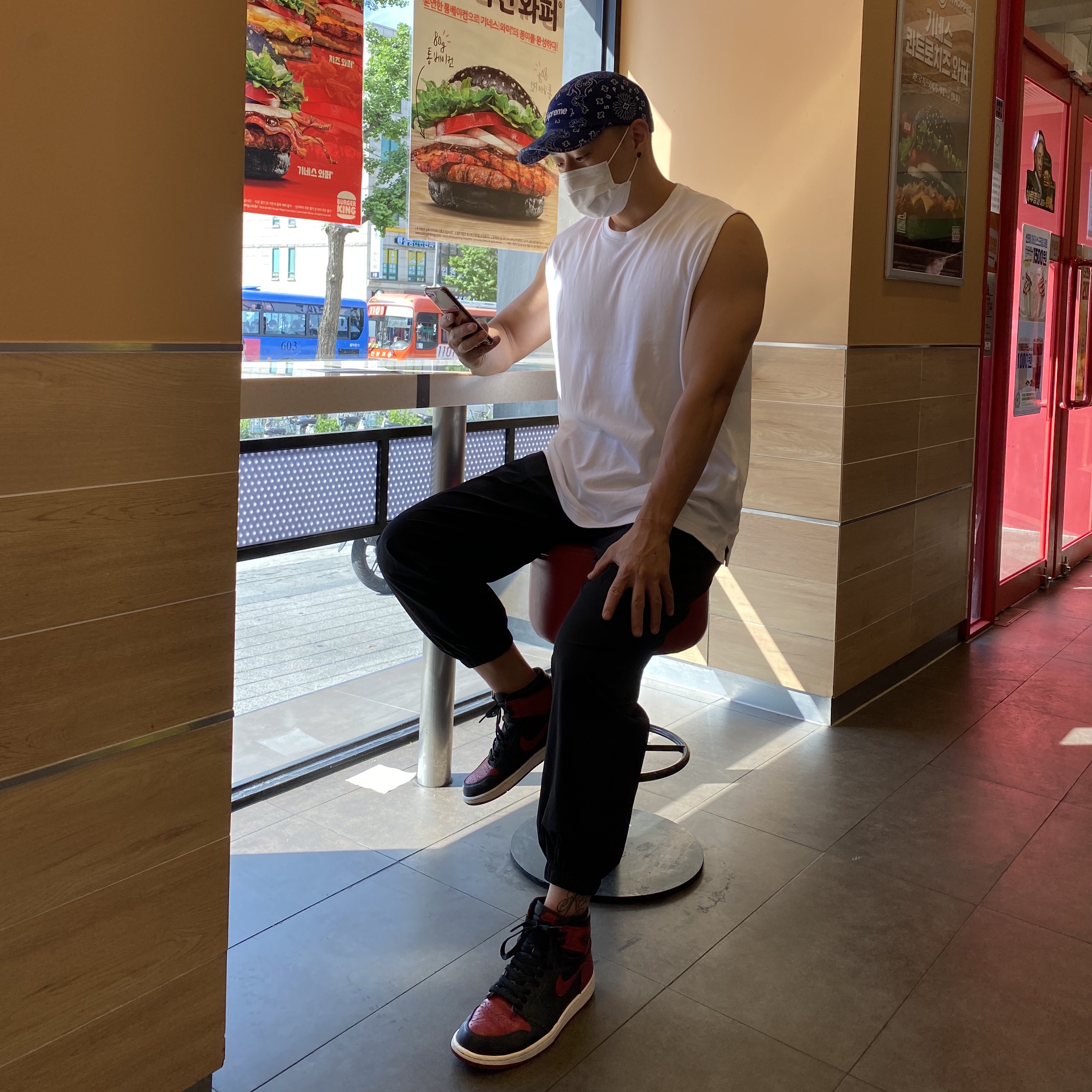 Supreme Bandana Camp Cap Navy - 21SS, Jordan 1 Retro High OG Bred Banned 2016 착용 스타일