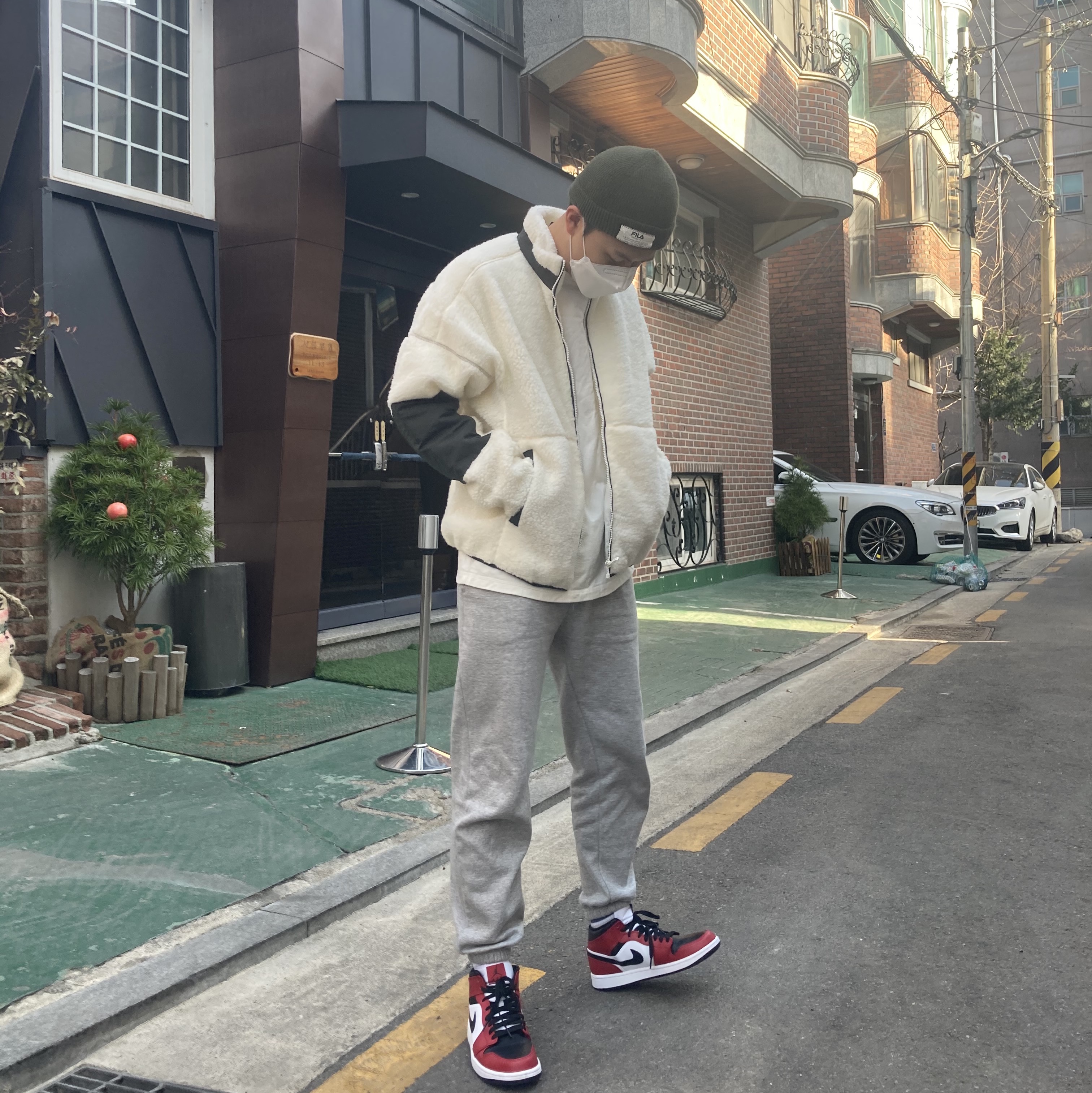 Jordan 1 Mid Chicago Black Toe 착용 스타일