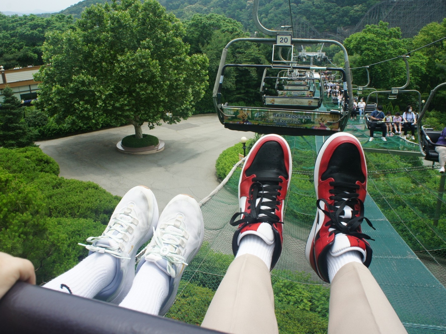 Jordan 1 Mid Chicago Black Toe 착용 스타일 - 2