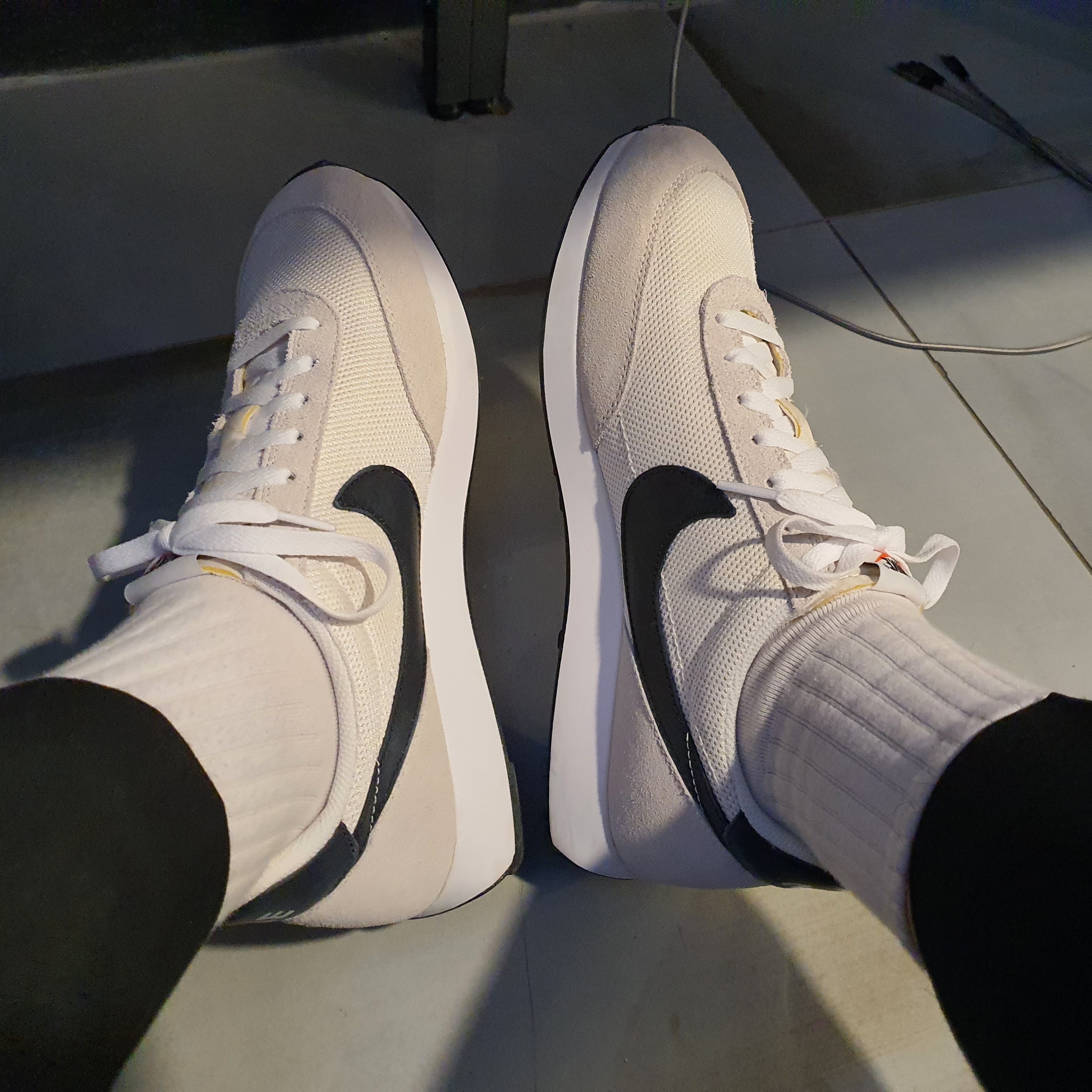 Nike Air Tailwind 79 White Phantom Black 착용 스타일 - 1
