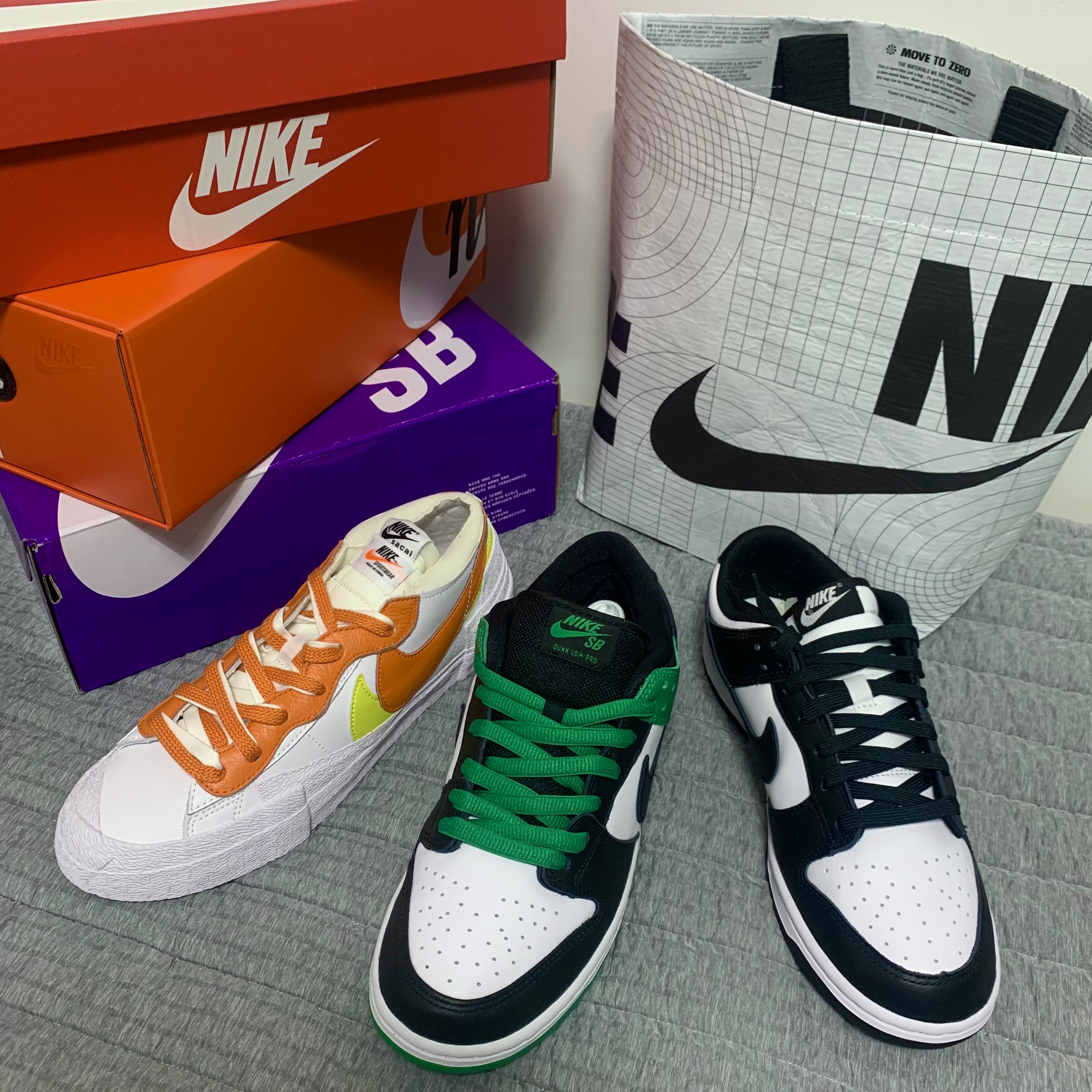 Nike x Sacai Blazer Low Magma Orange, Nike SB Dunk Low Pro Black and Classic Green 착용 스타일