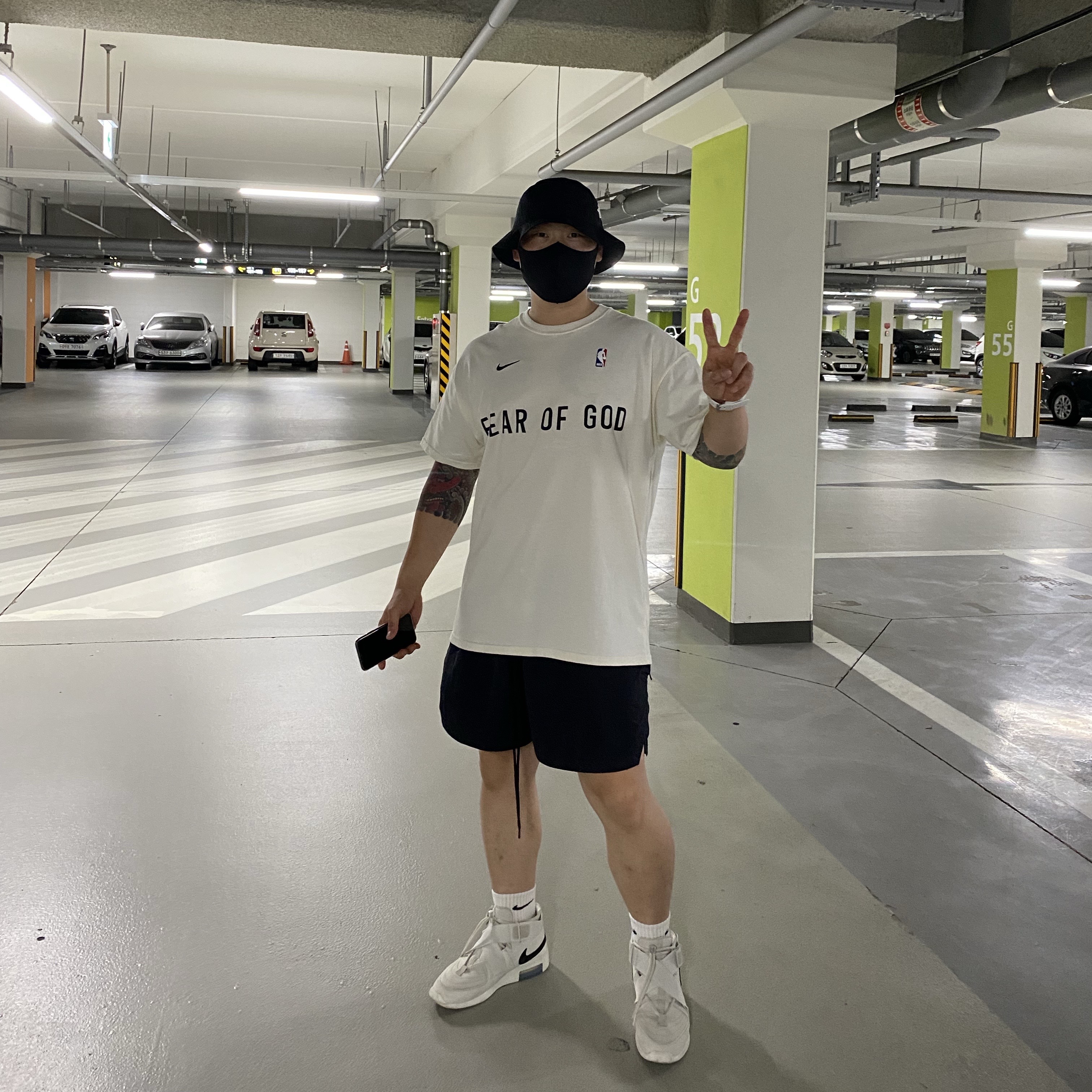 Nike x Stussy Bucket Hat Black, Nike x Fear of God Air Fear of God Raid Light Bone 착용 스타일