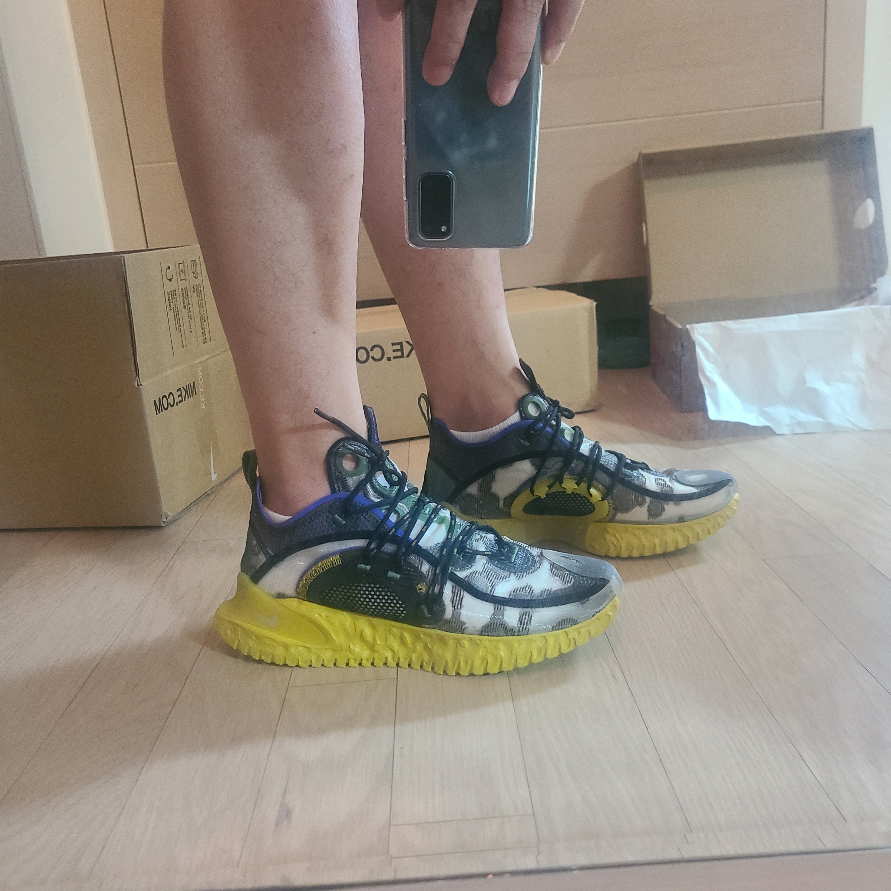 Nike Flow 2020 ISPA SE Medium OIive 착용 스타일