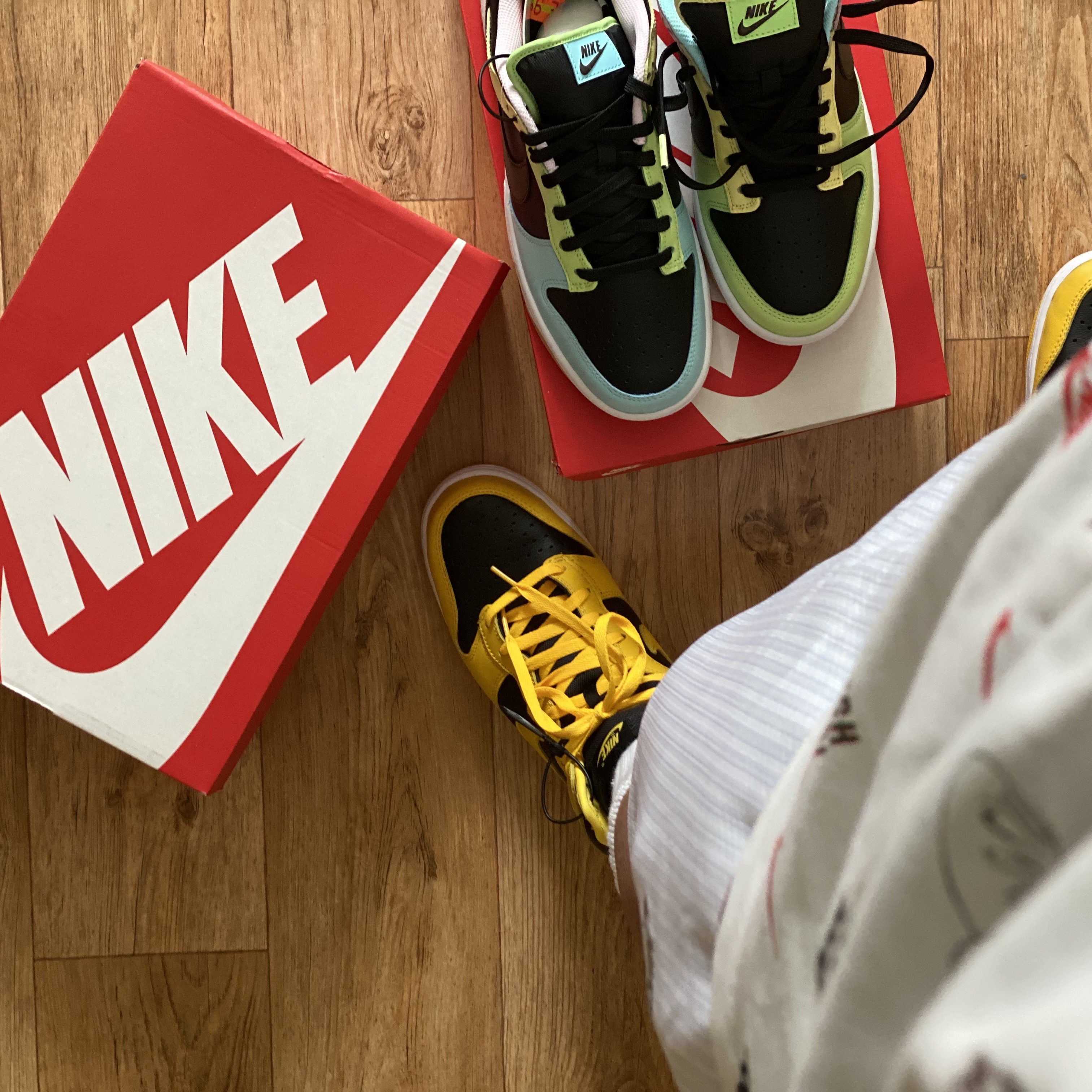 Nike Dunk High SP Varsity Maize, Nike x Kim Jones Mesh Shorts White - Asia 착용 스타일