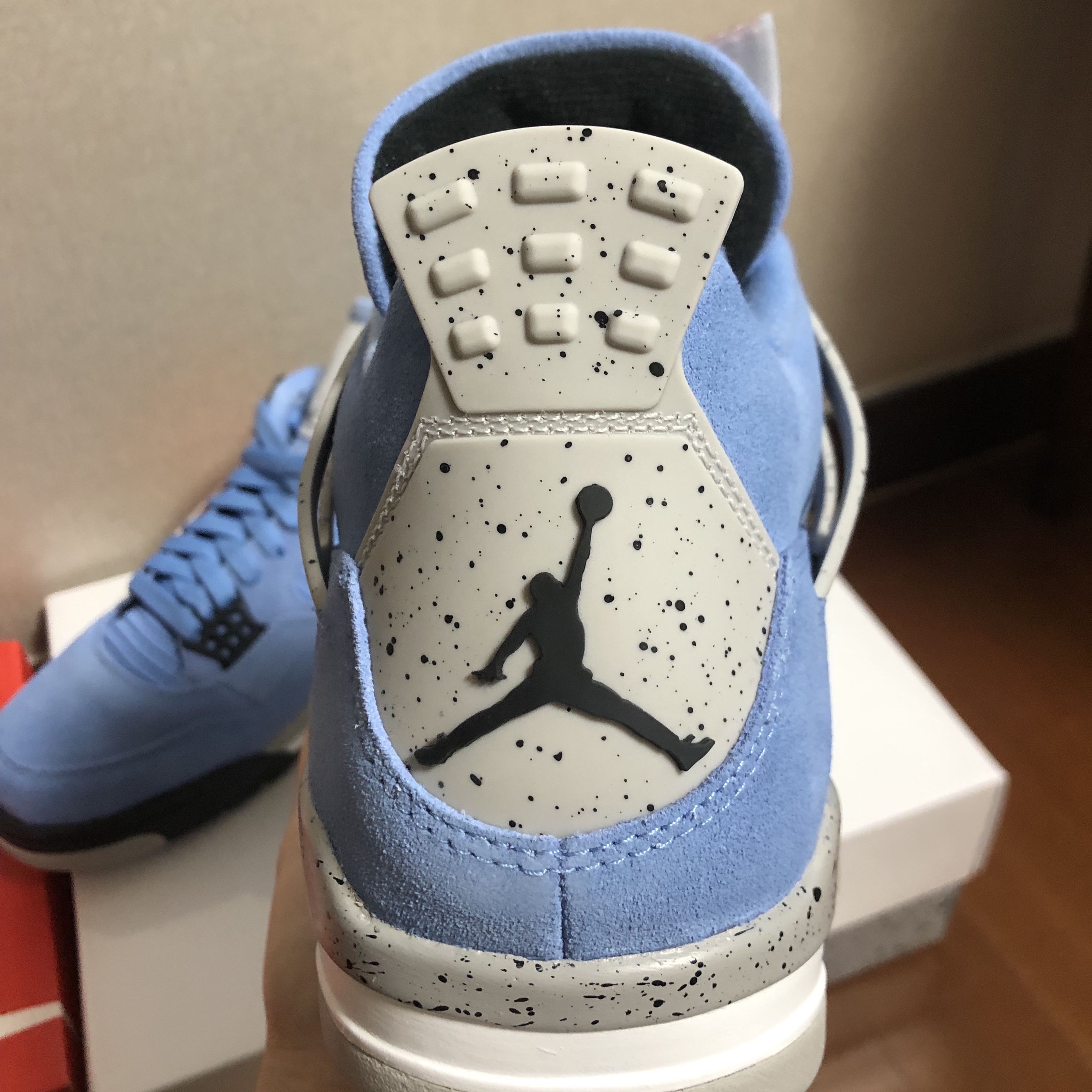 Jordan 4 Retro University Blue 착용 스타일 - 3