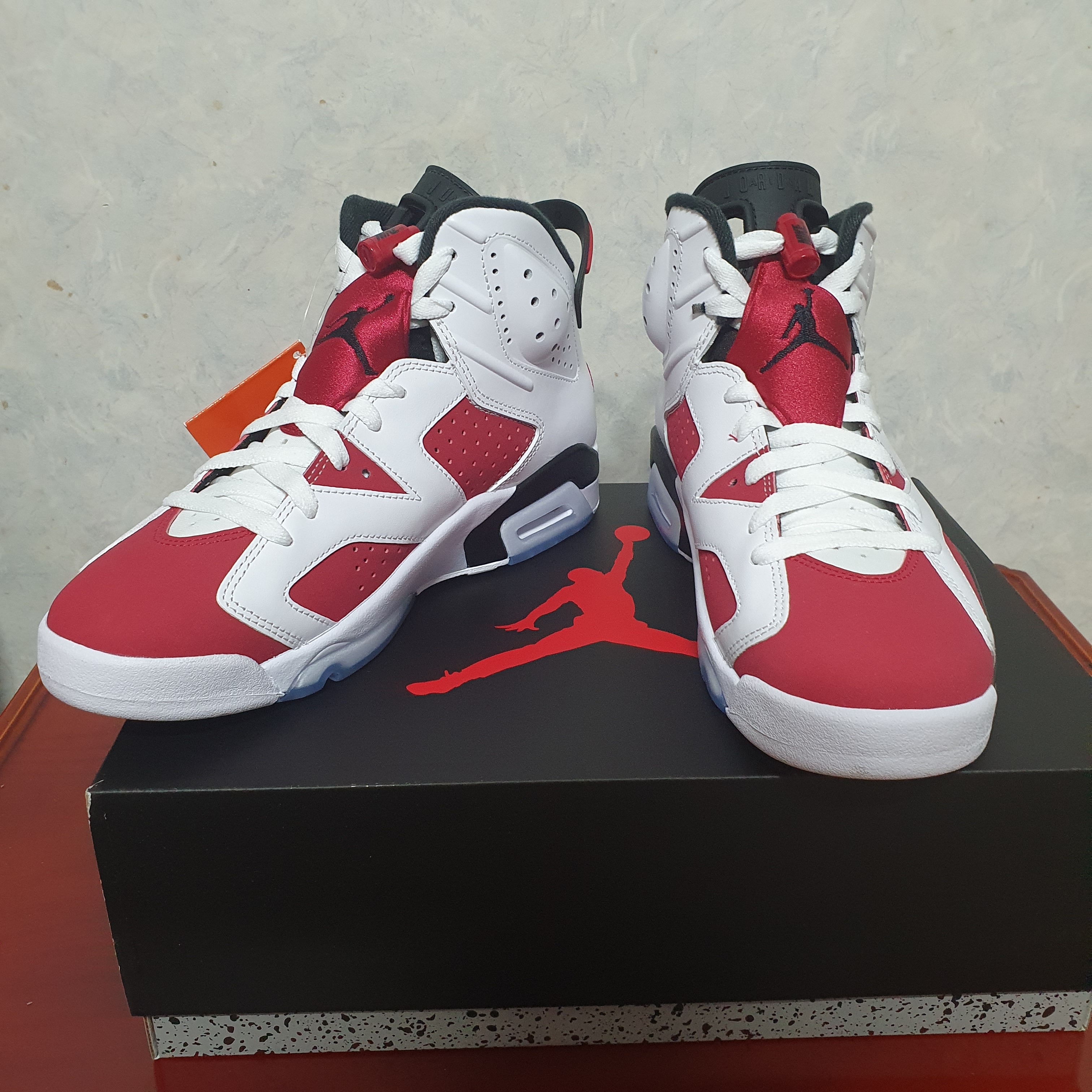 Jordan 6 Retro Carmine 2021 착용 스타일 - 1
