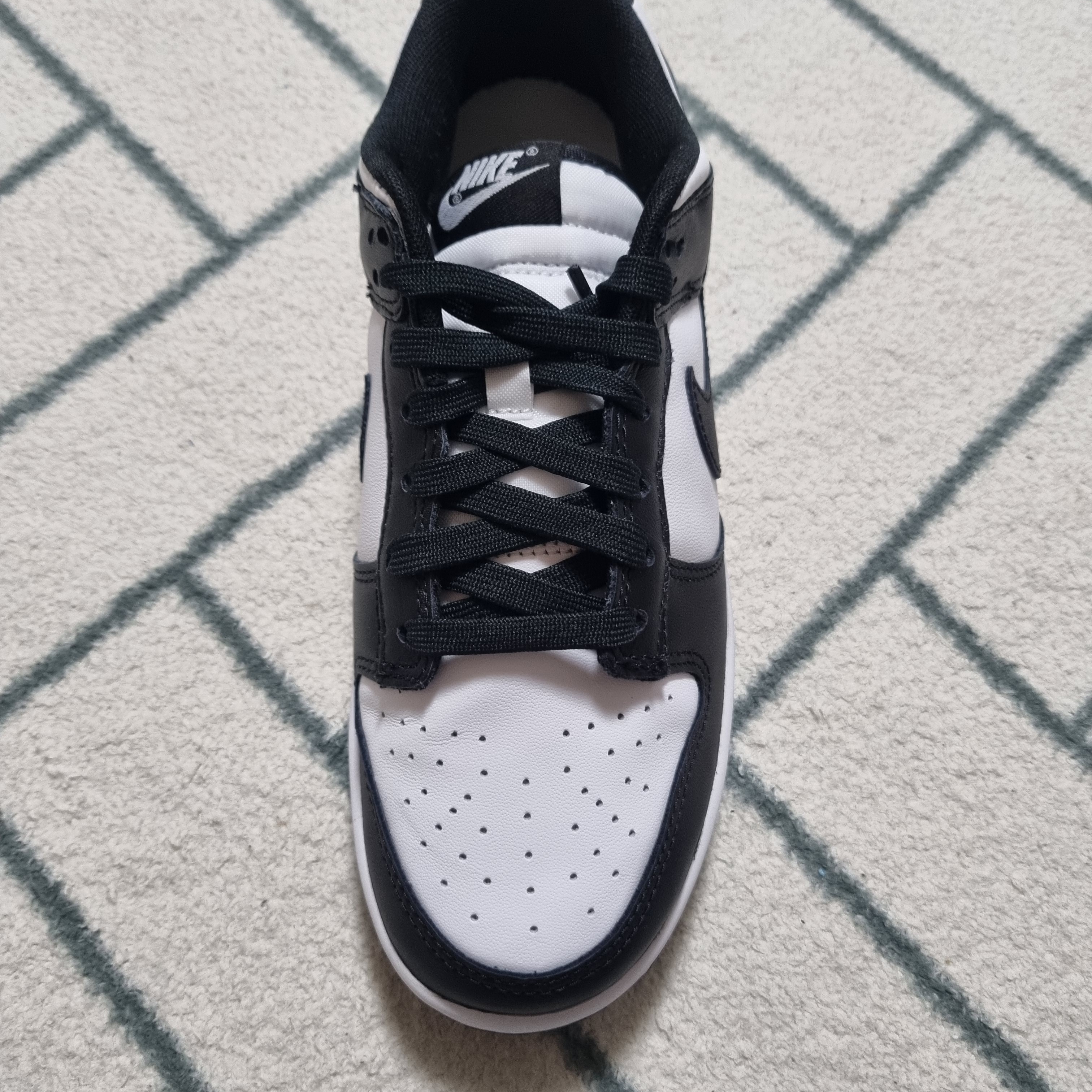 Nike Dunk Low Retro Black 착용 스타일 - 1