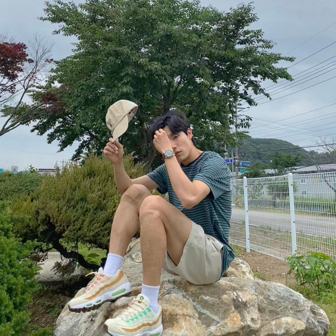 Nike Air Max 95 NRG Pineapple 착용 스타일 - 3